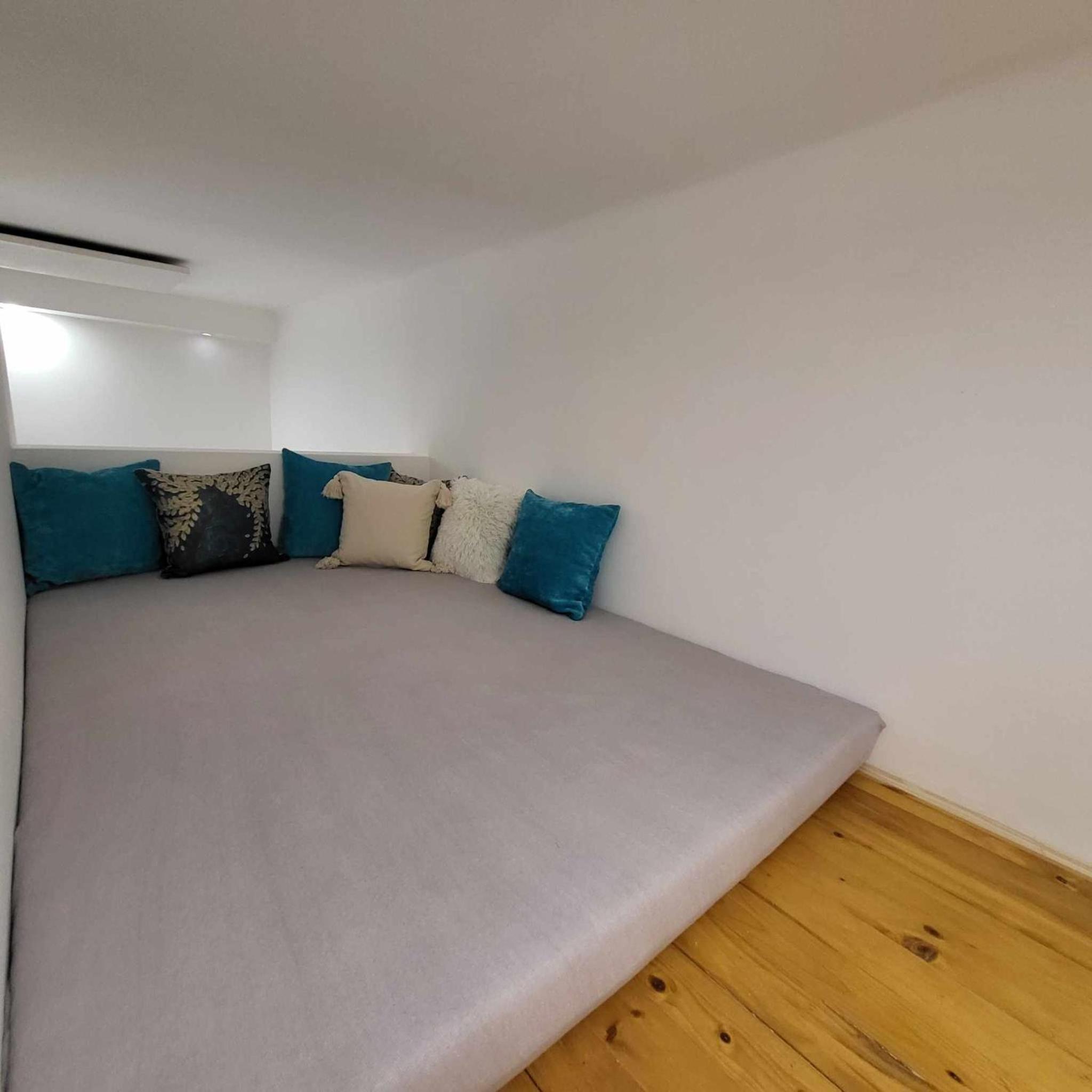 One-Bedroom Apartment photo 3