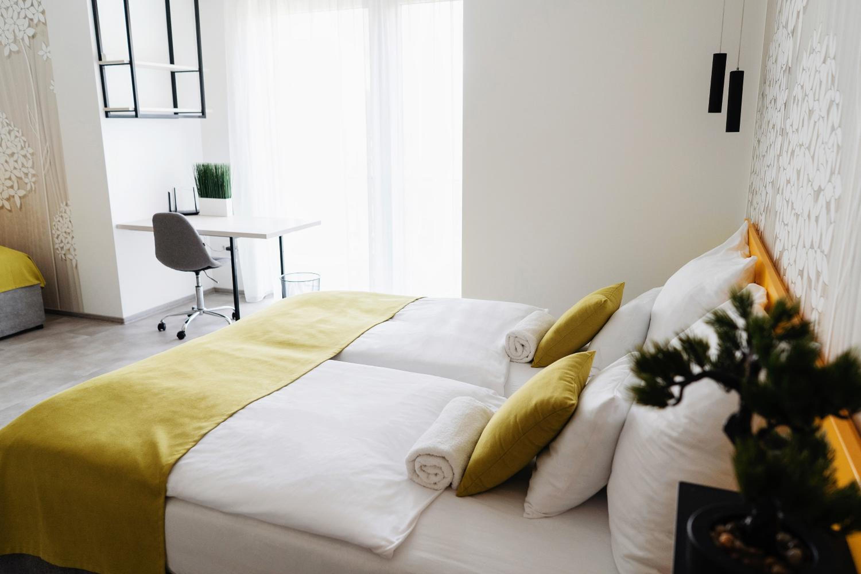 Double or Twin Room with Extra Bed - Photo 1