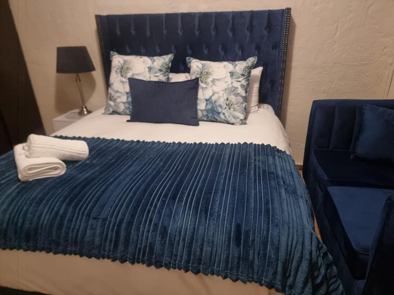 Double Room with Private Bathroom photo 3