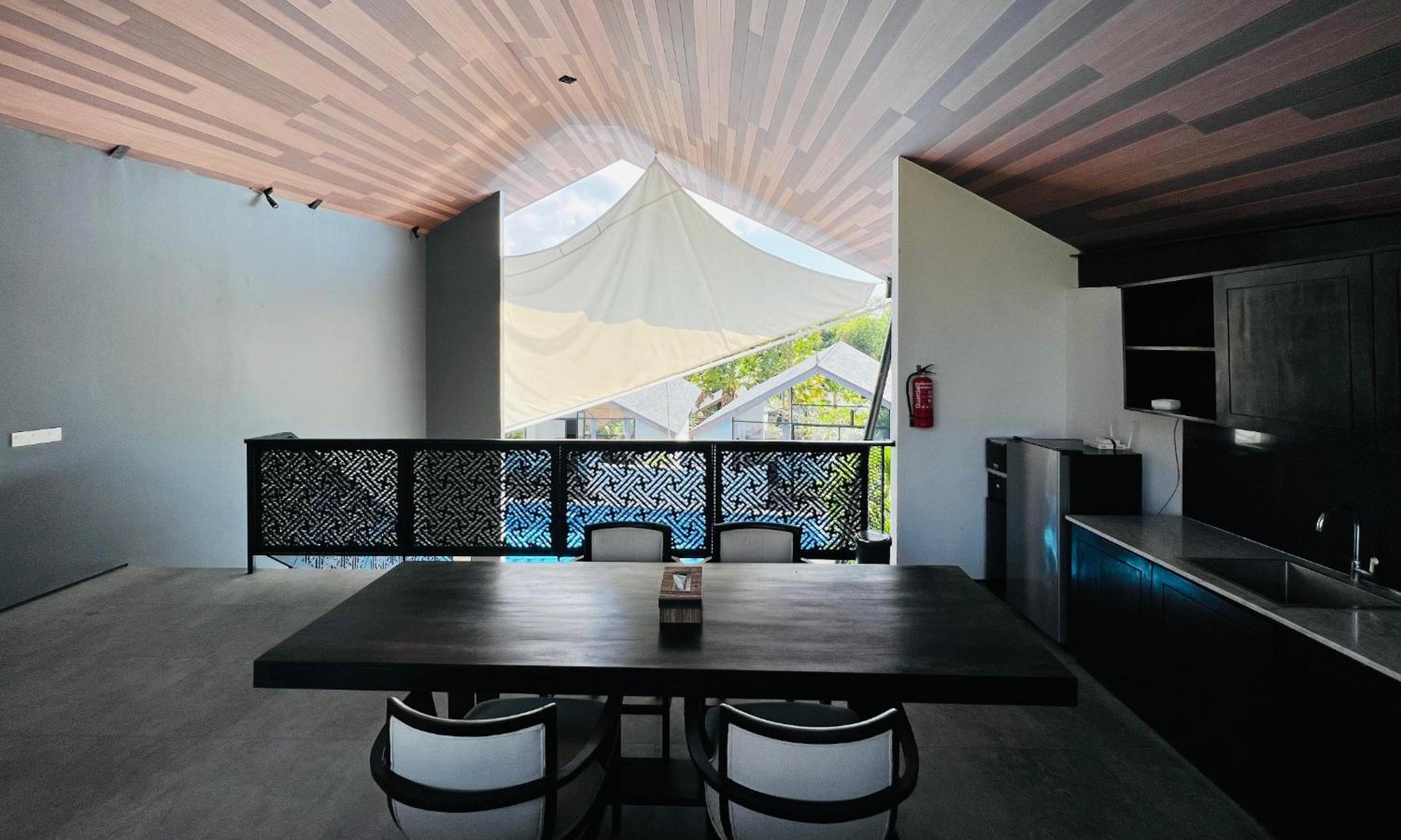 Two-Bedroom Villa with Private Jacuzzi - Photo 23