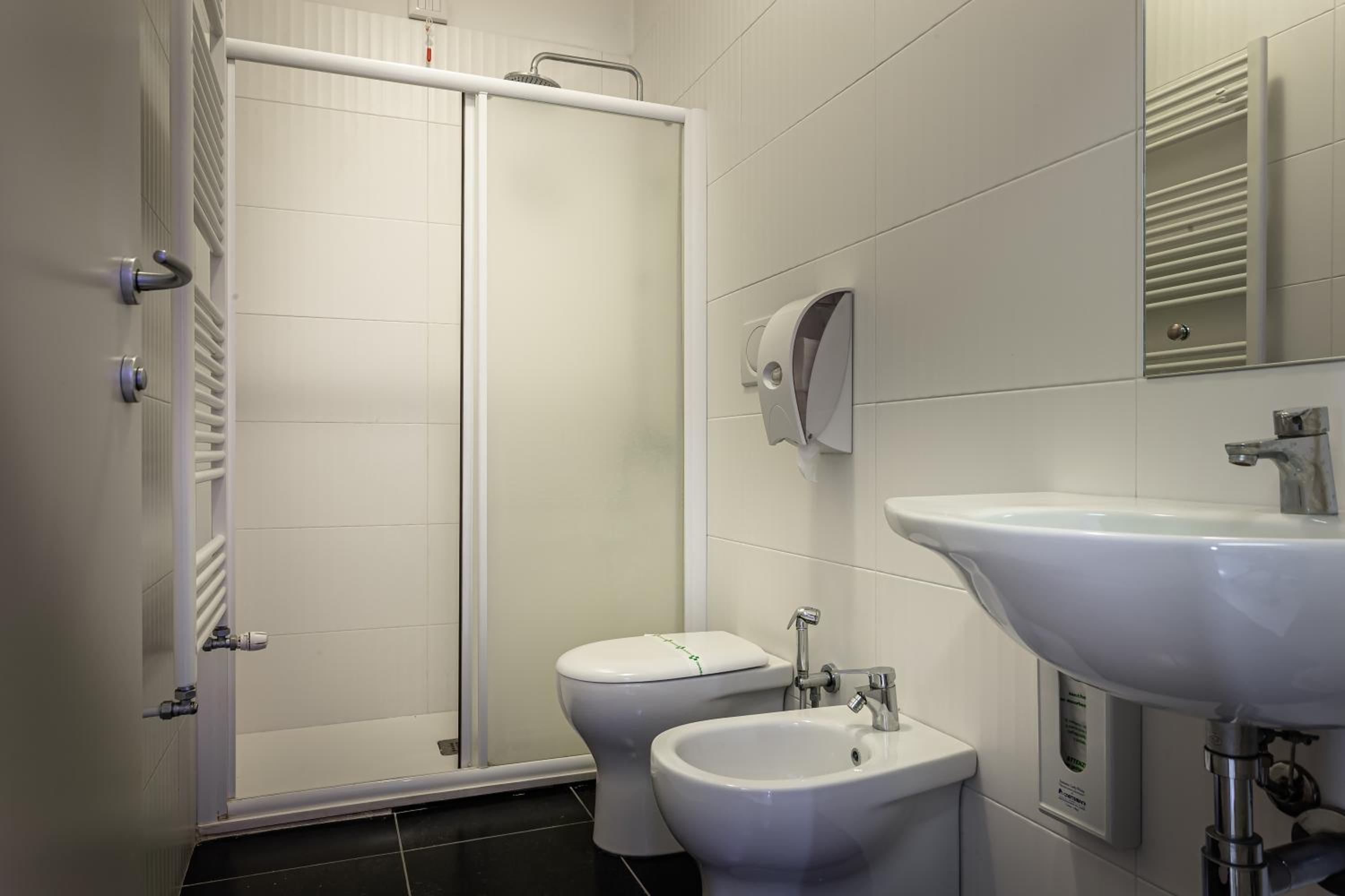 Large Double Or Twin Room photo 2