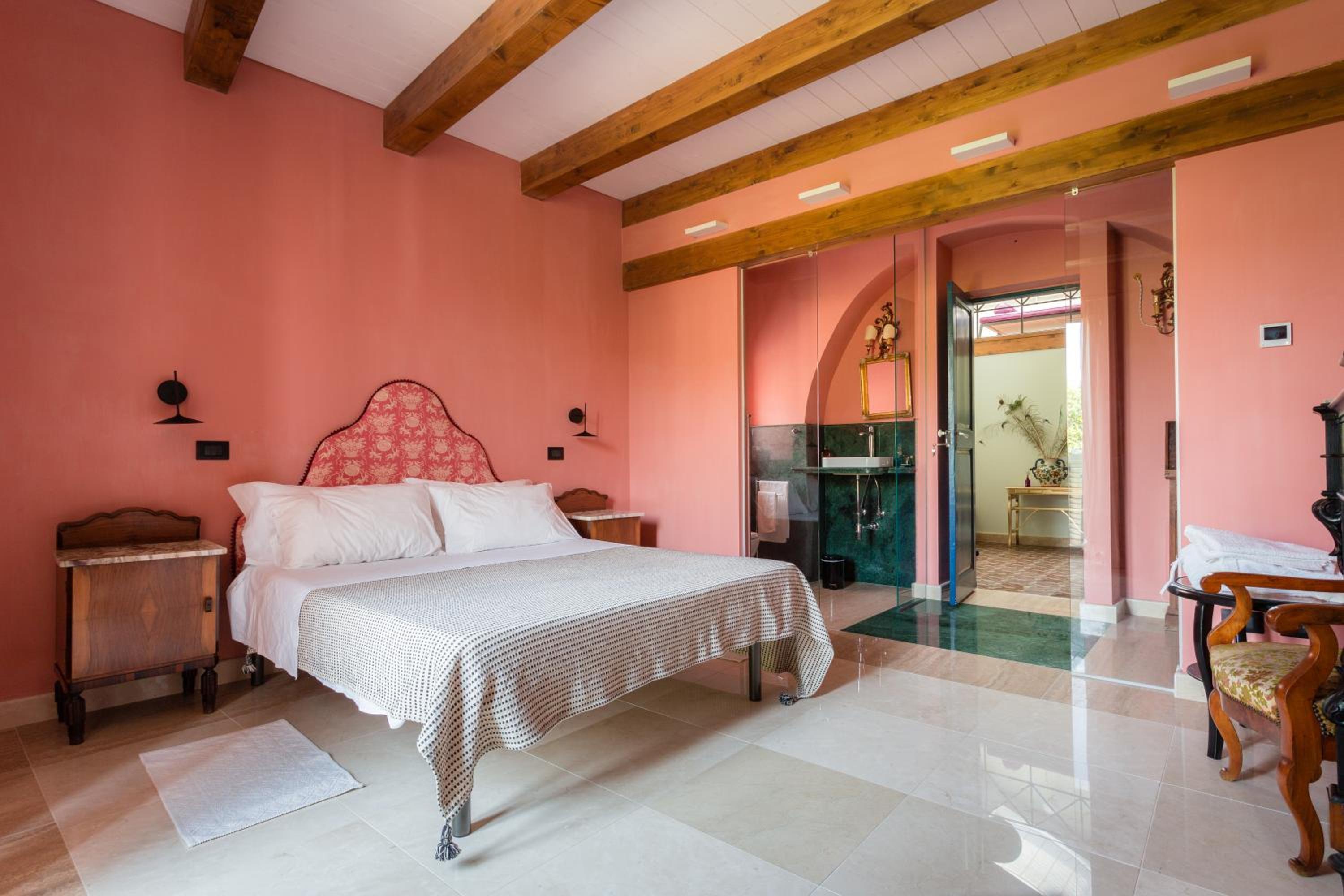 Deluxe Double Room - Photo 1