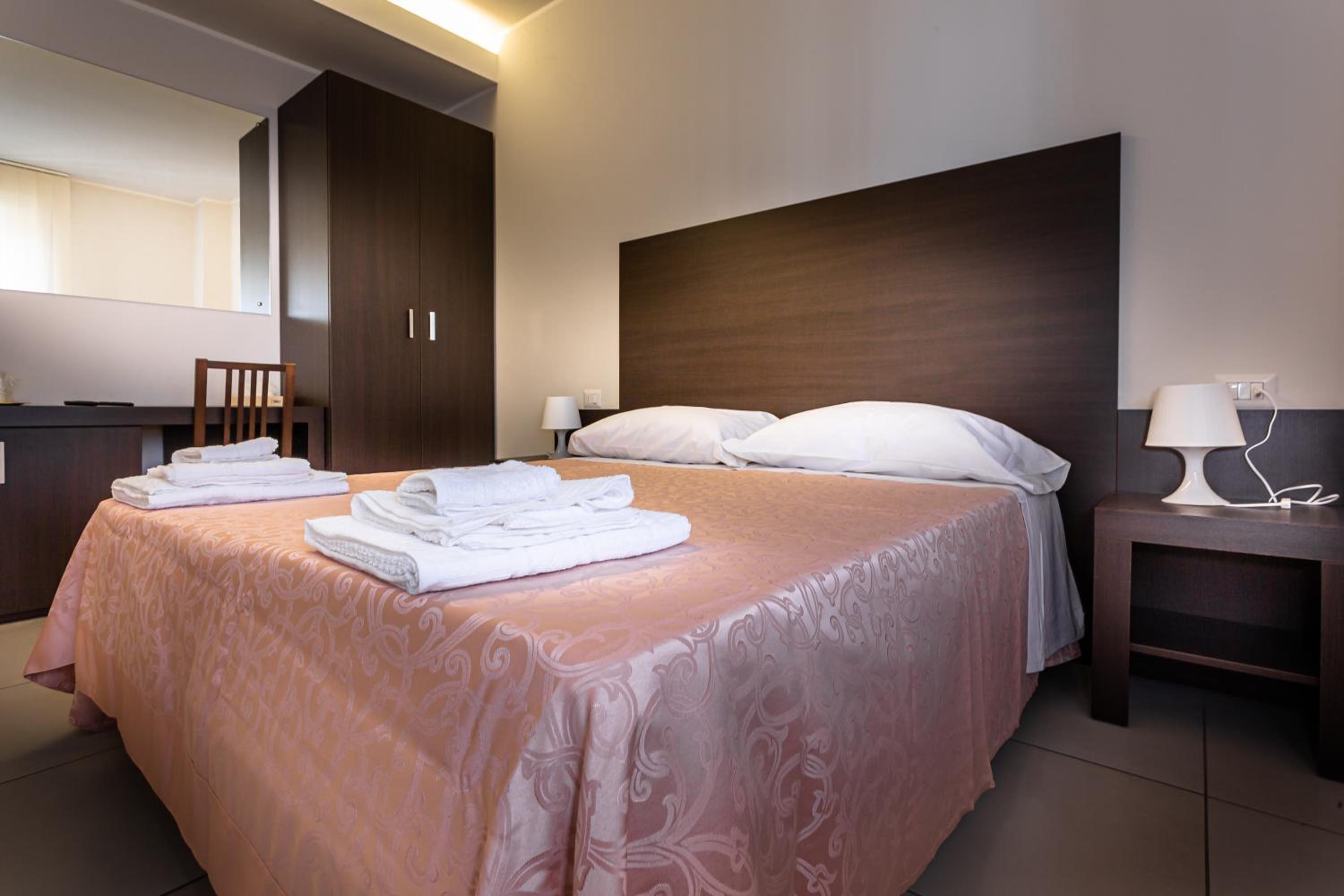 Large Double Or Twin Room photo 1