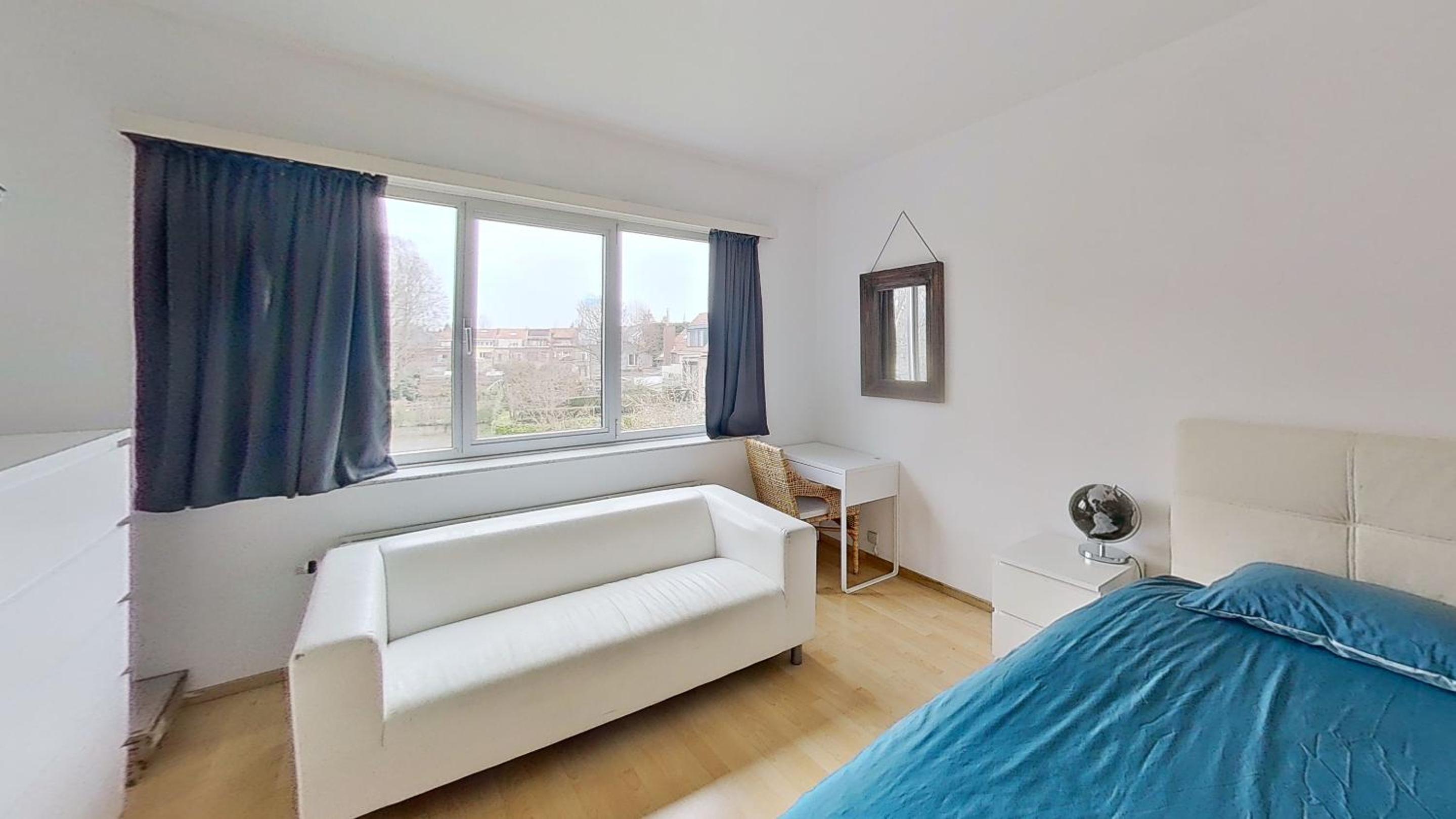 Two-Bedroom Apartment - Photo 3
