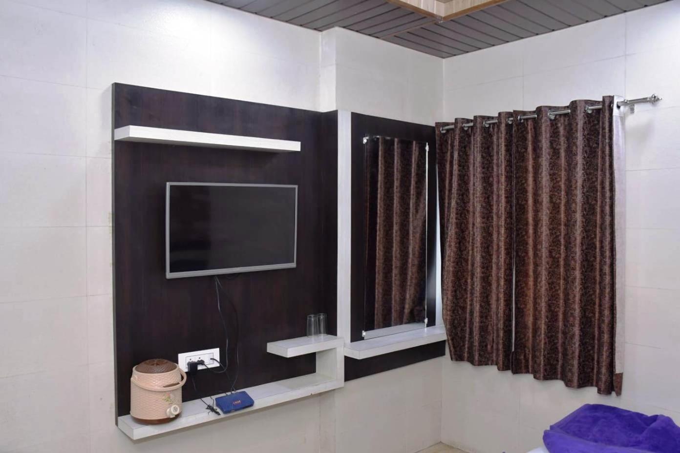 Standard Double Room With Fan photo 2