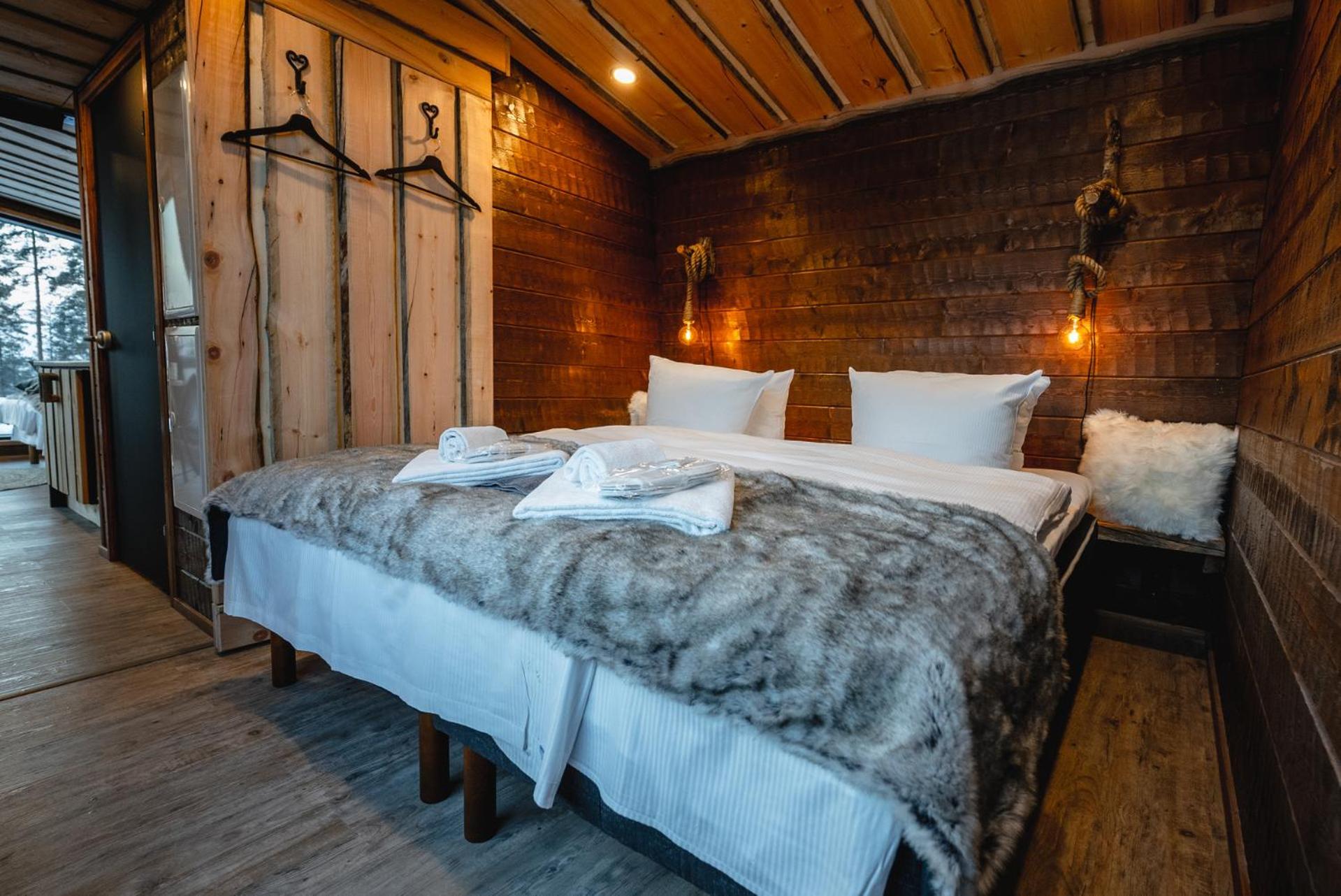 King Suite with Spa Bath - Photo 7