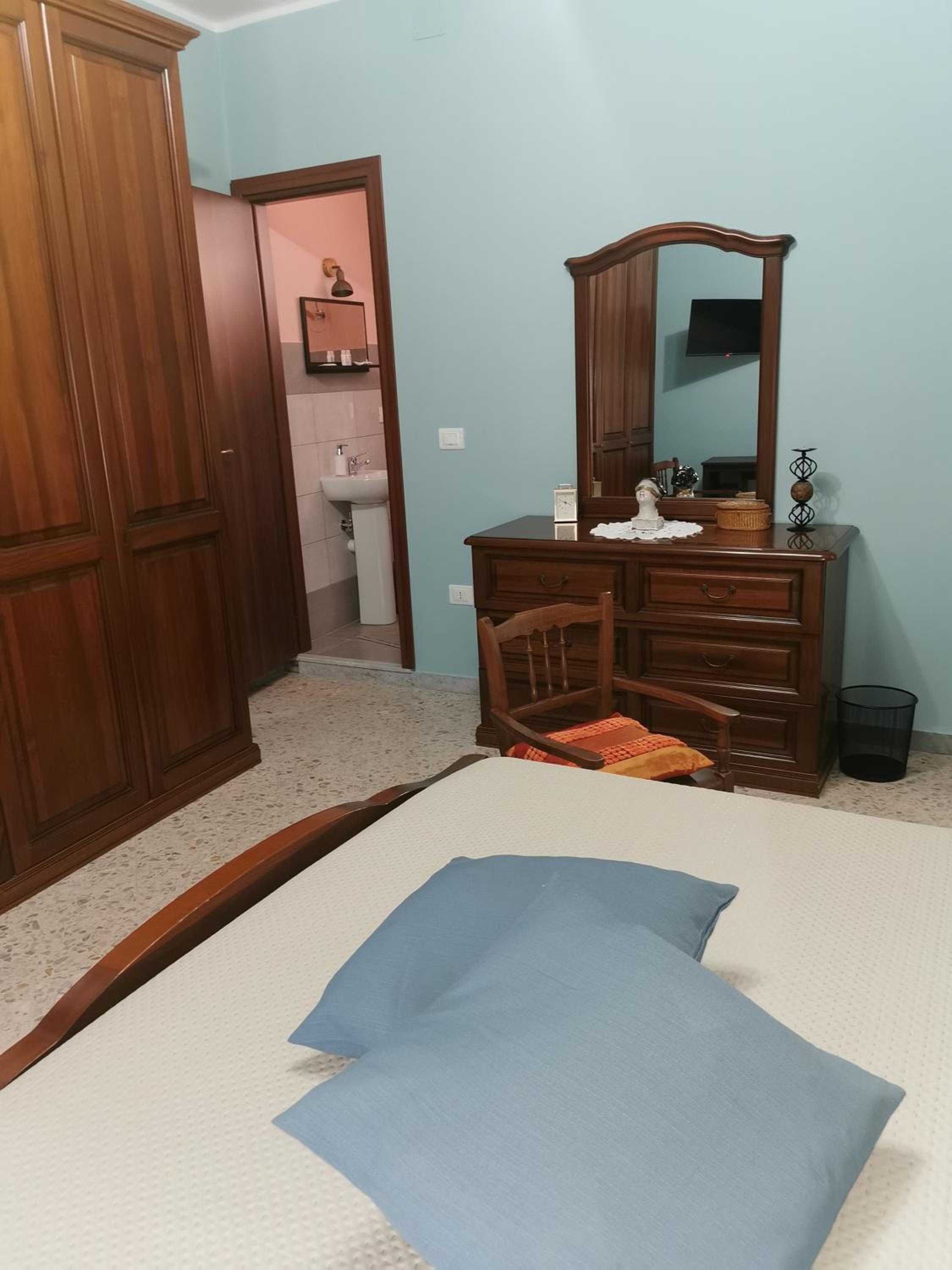 Double Room with Private Bathroom photo 1