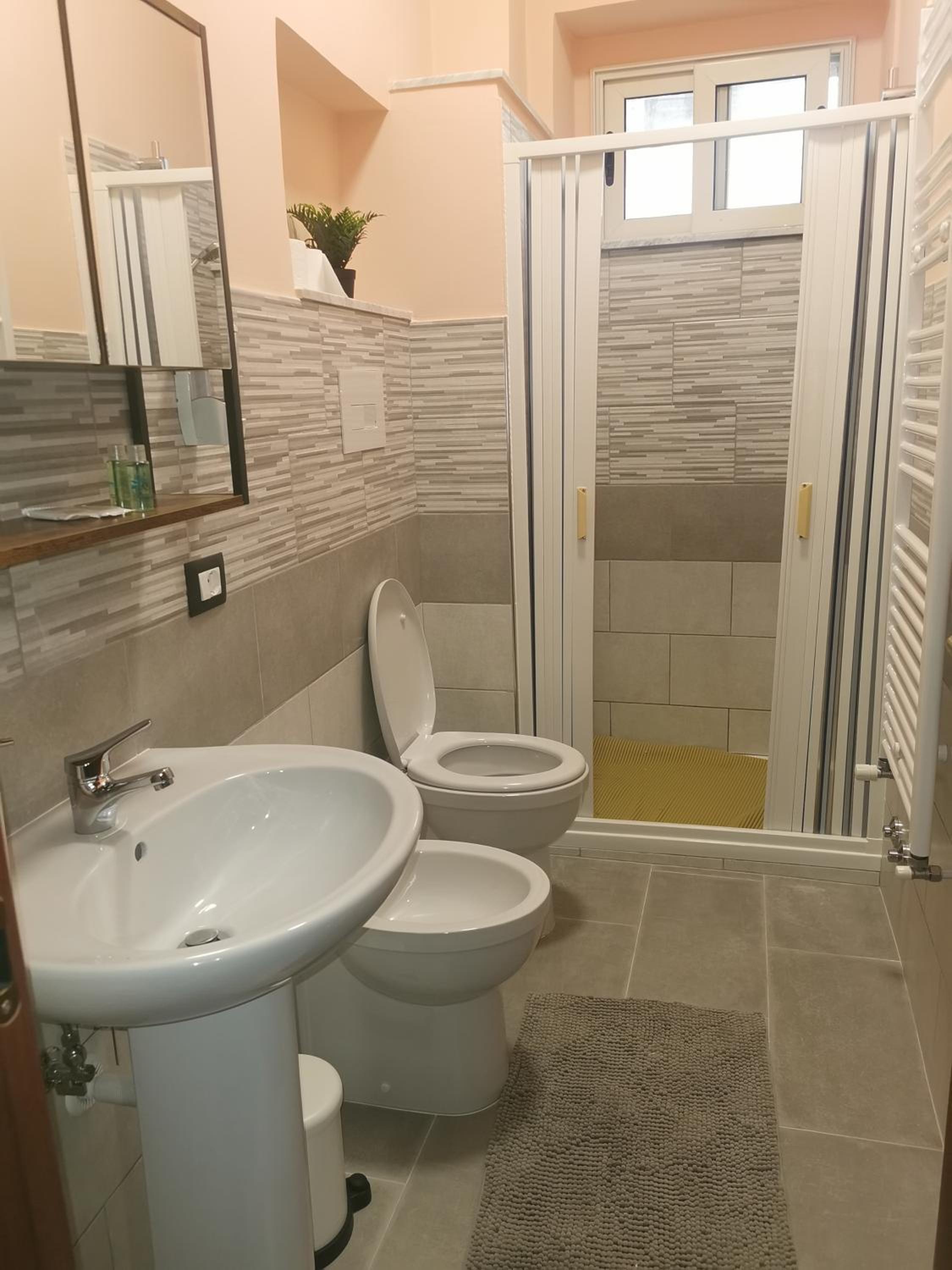 Double Room with Private Bathroom photo 3