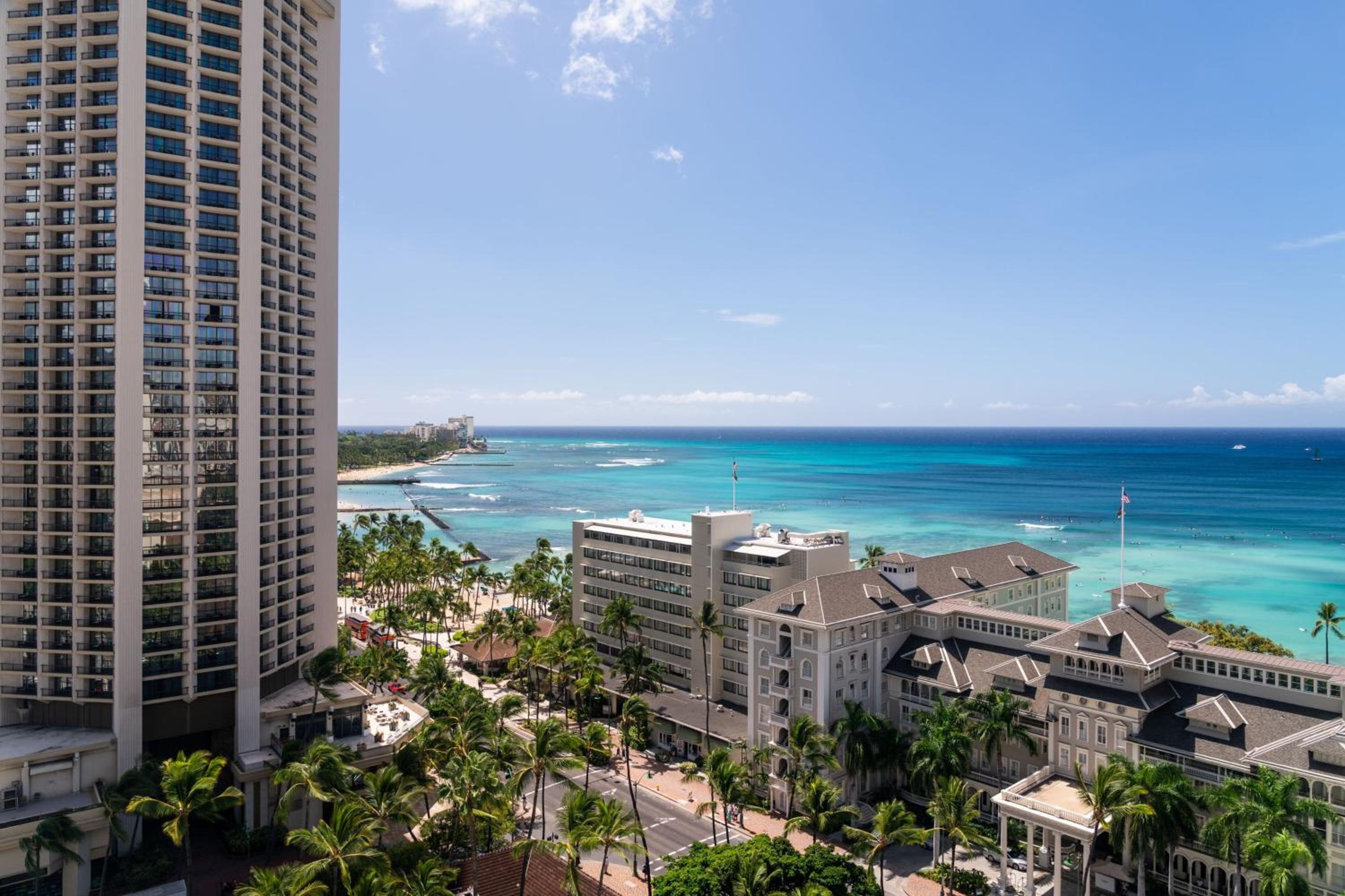 Newly Renovated Tower Ocean View King thumbnail 5