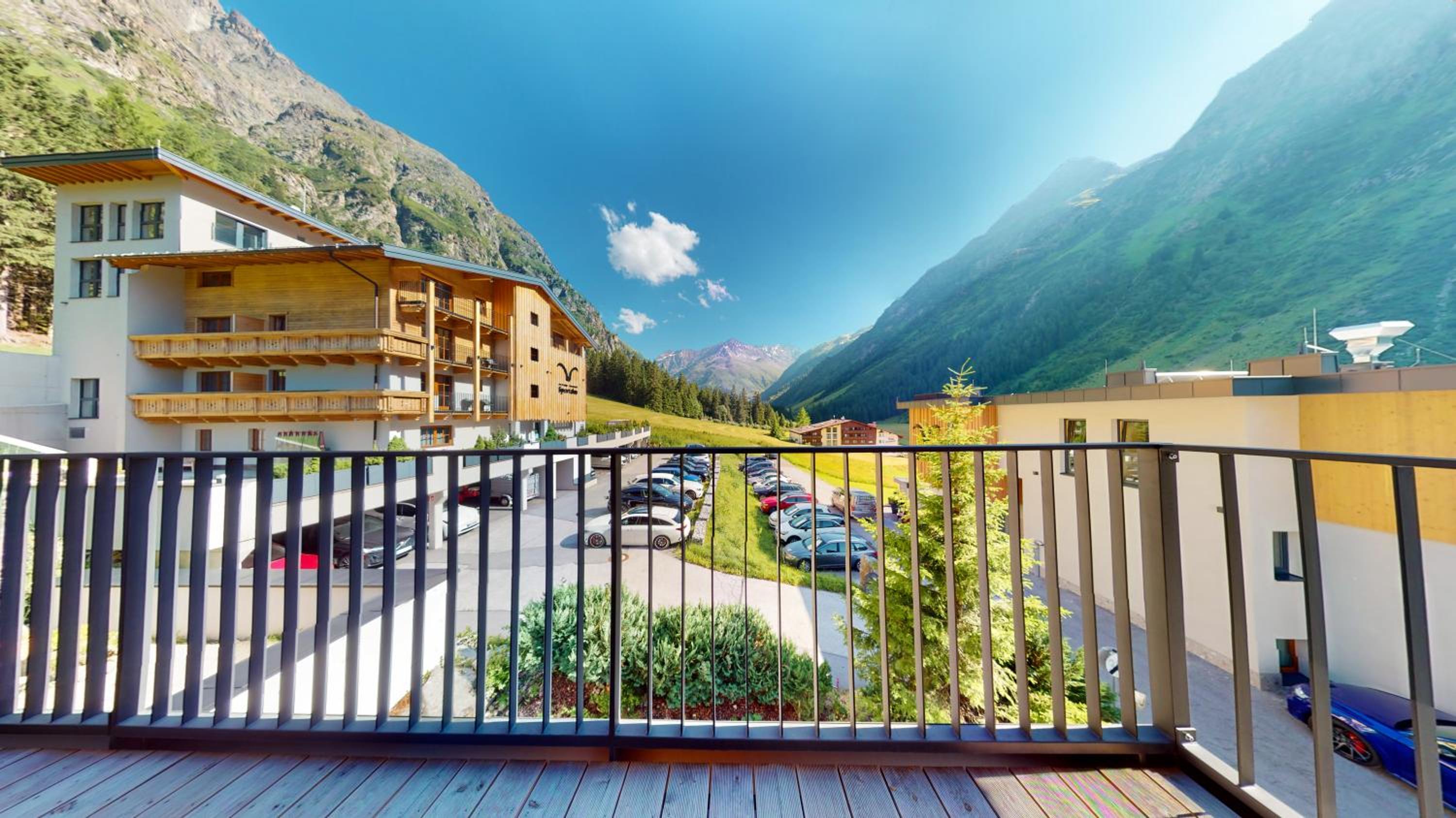 Apartment with Mountain View photo 3