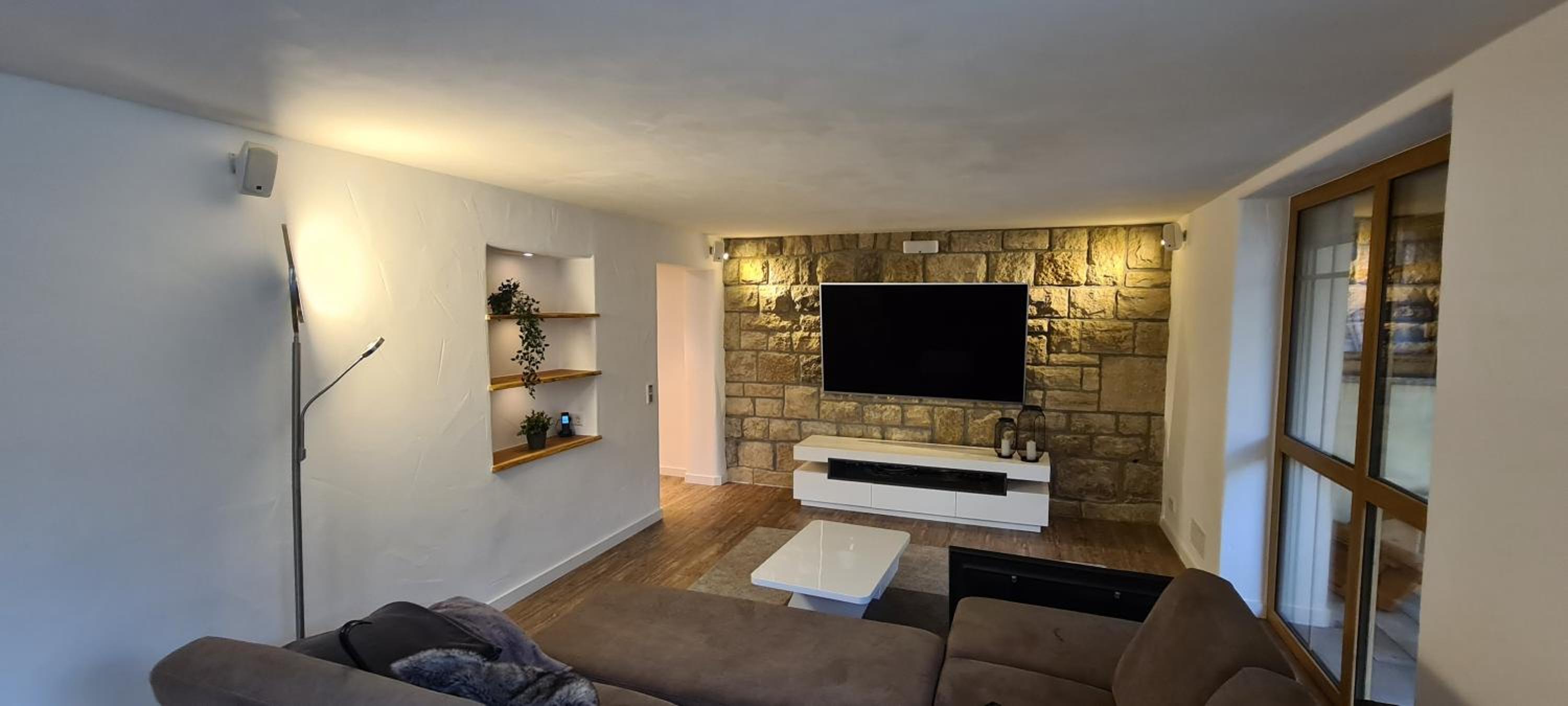 One-Bedroom Apartment photo 1