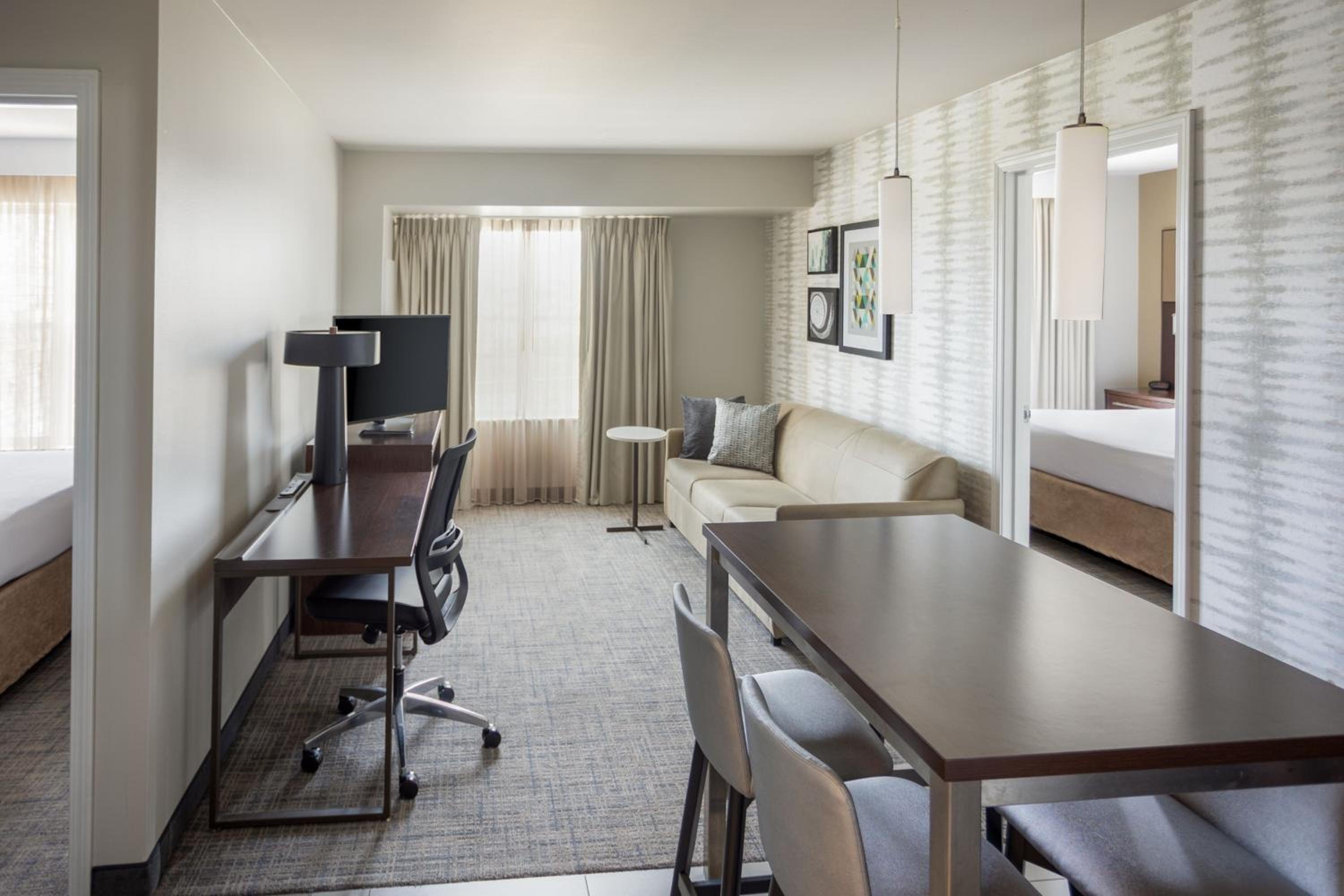 Two-Bedroom Suite - Mobility/Hearing Accessible with Tub