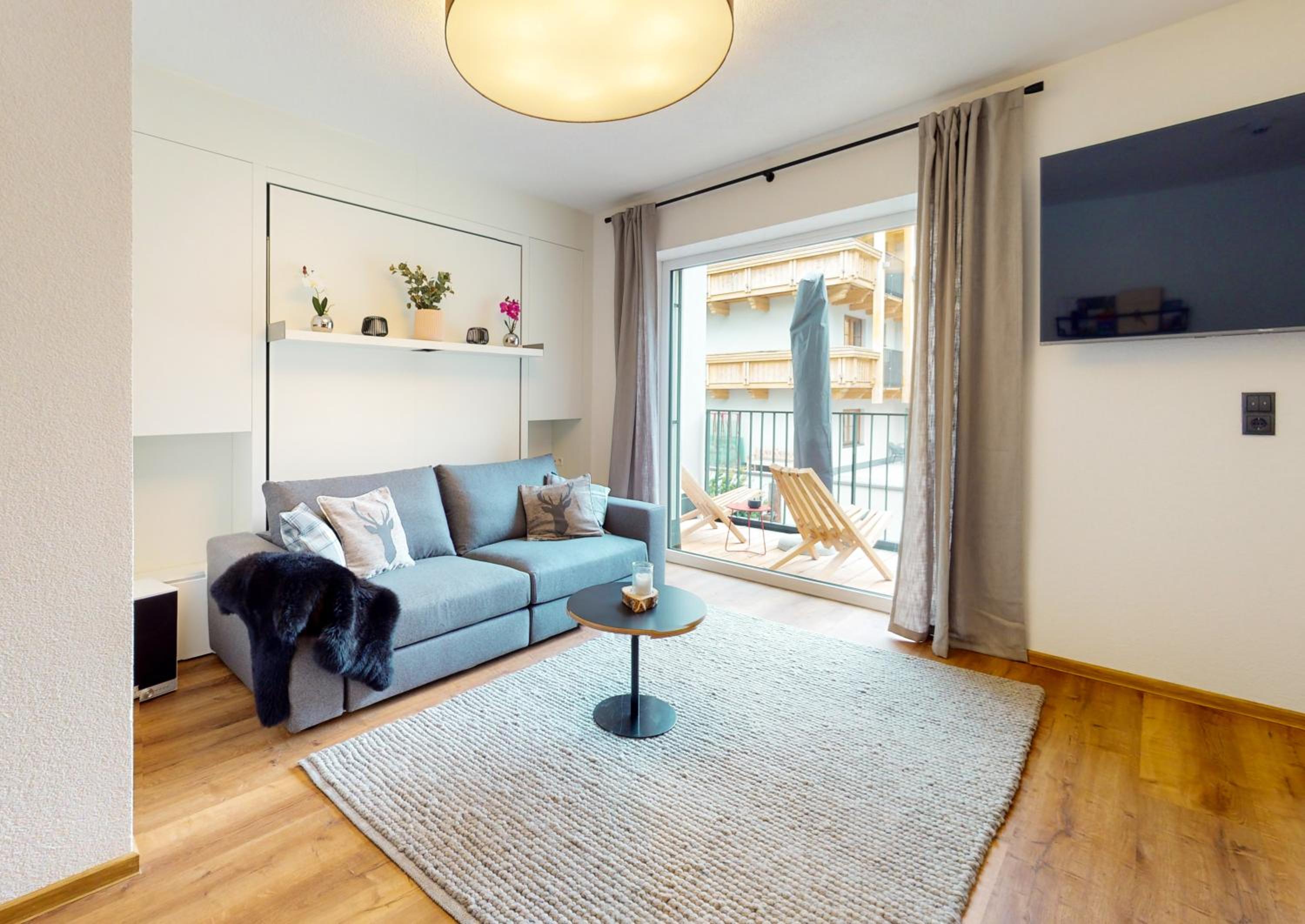 Apartment with Balcony photo 1