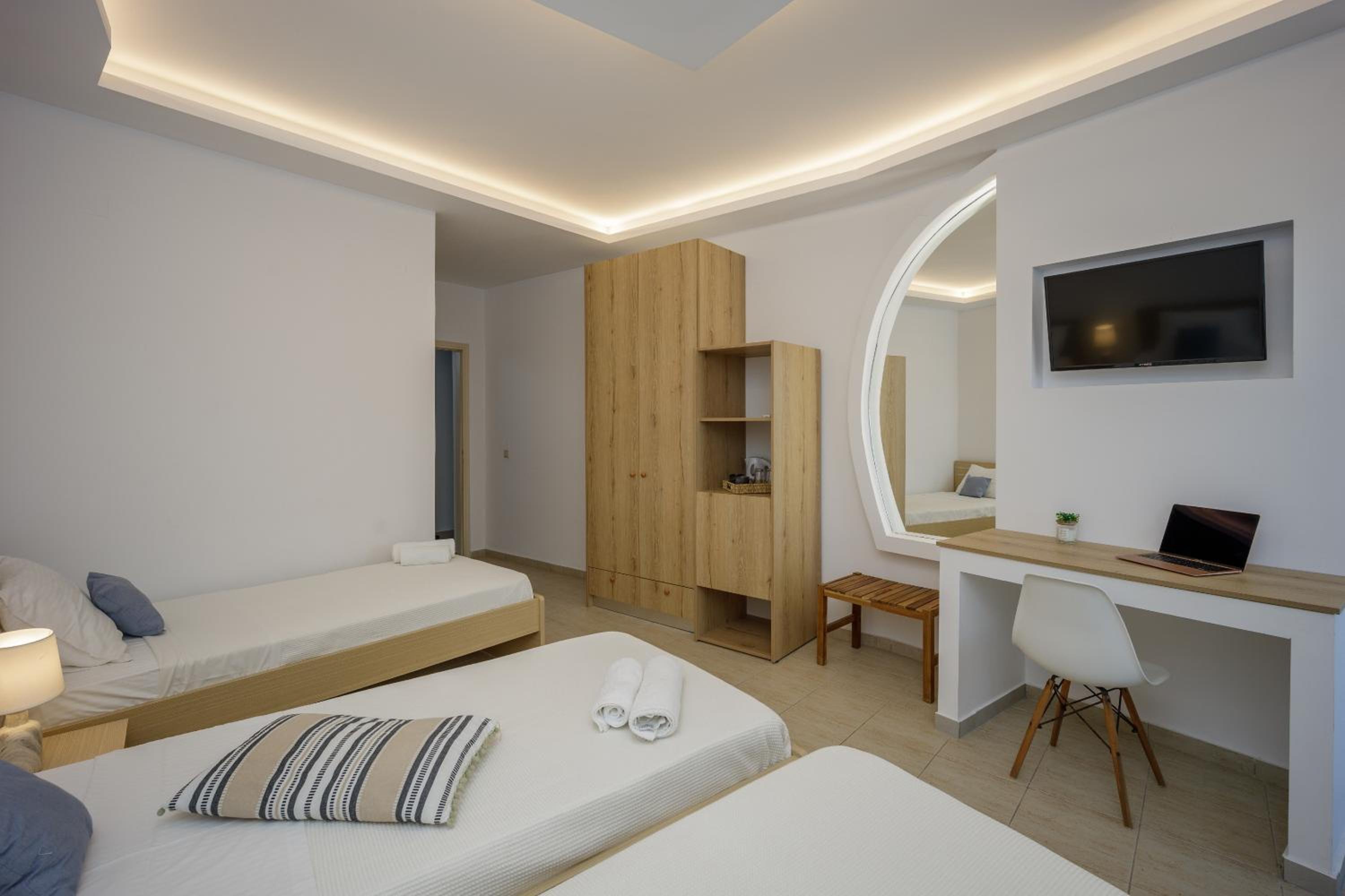 Superior Triple Room with Sea View photo 2