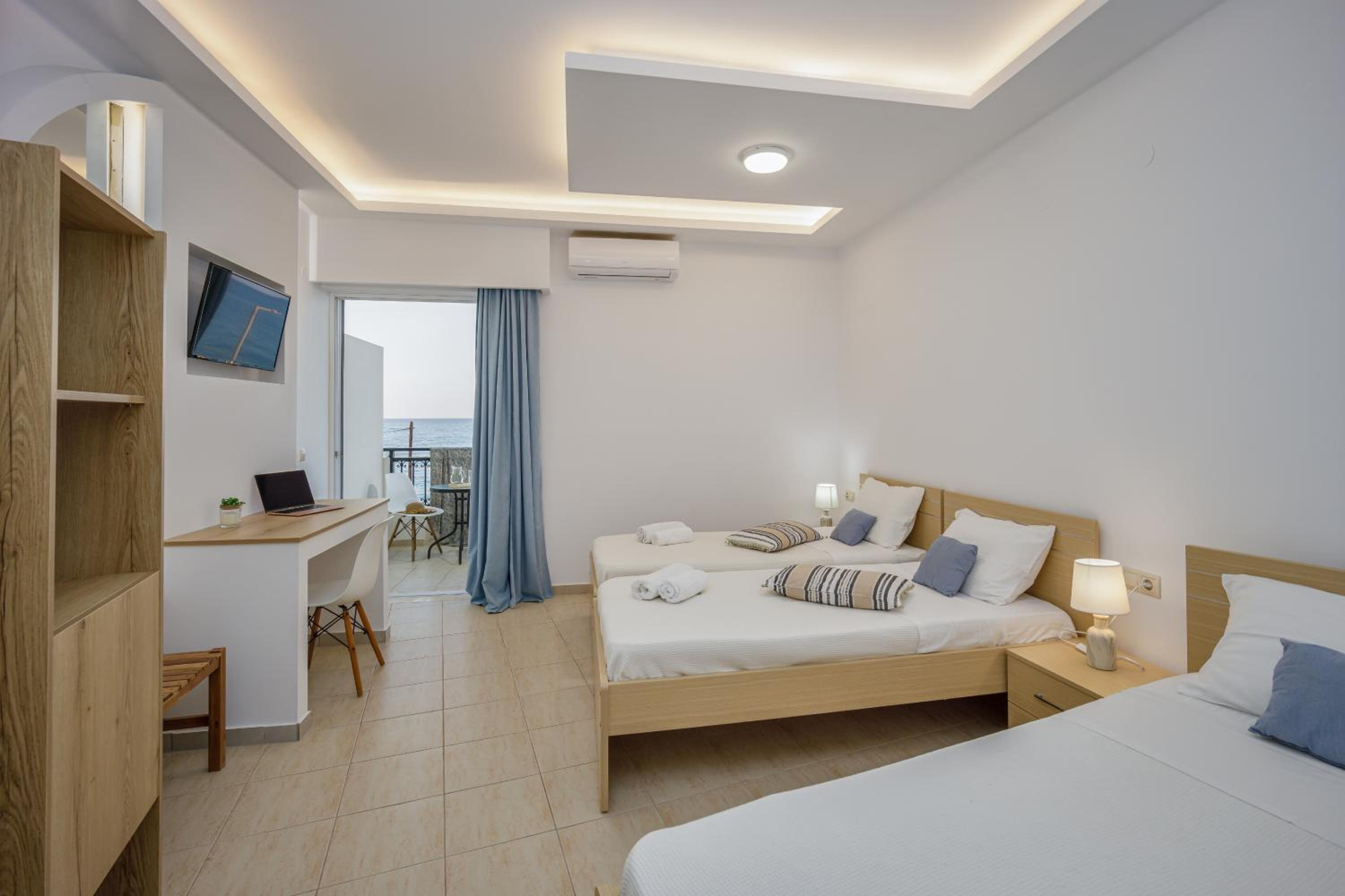 Superior Triple Room with Sea View photo 1