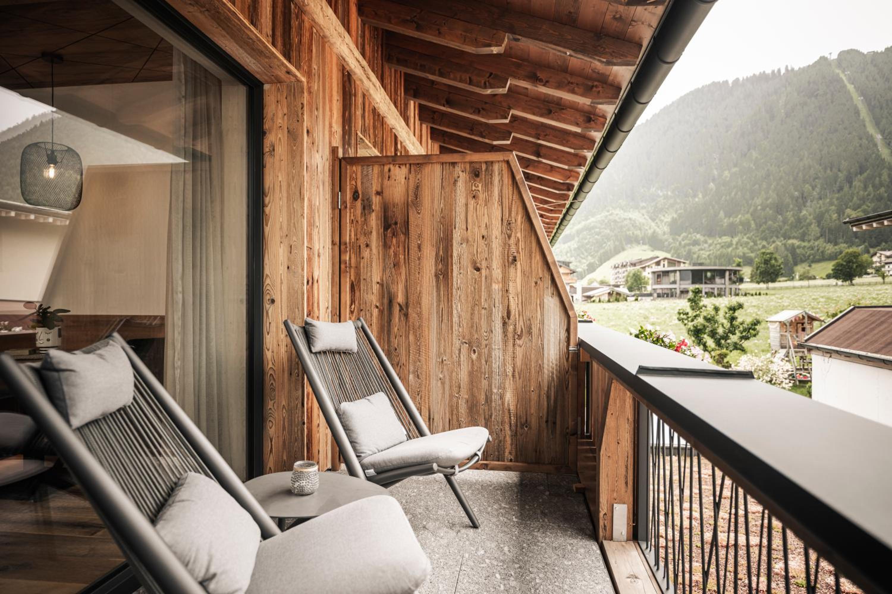 Apartment with Mountain View photo 2