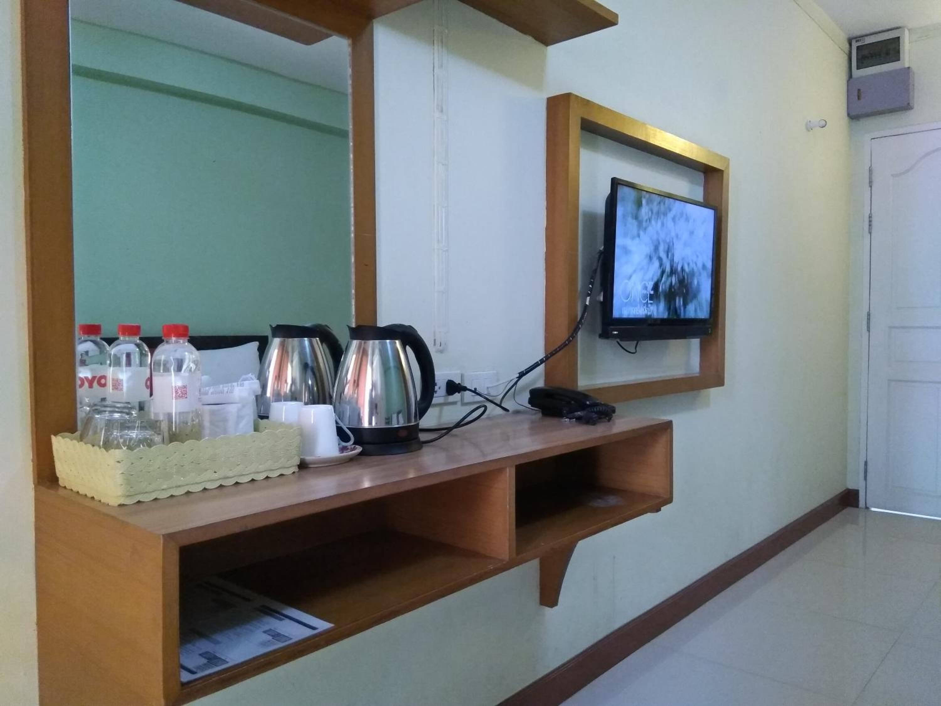 Twin Room with Balcony - Photo 5