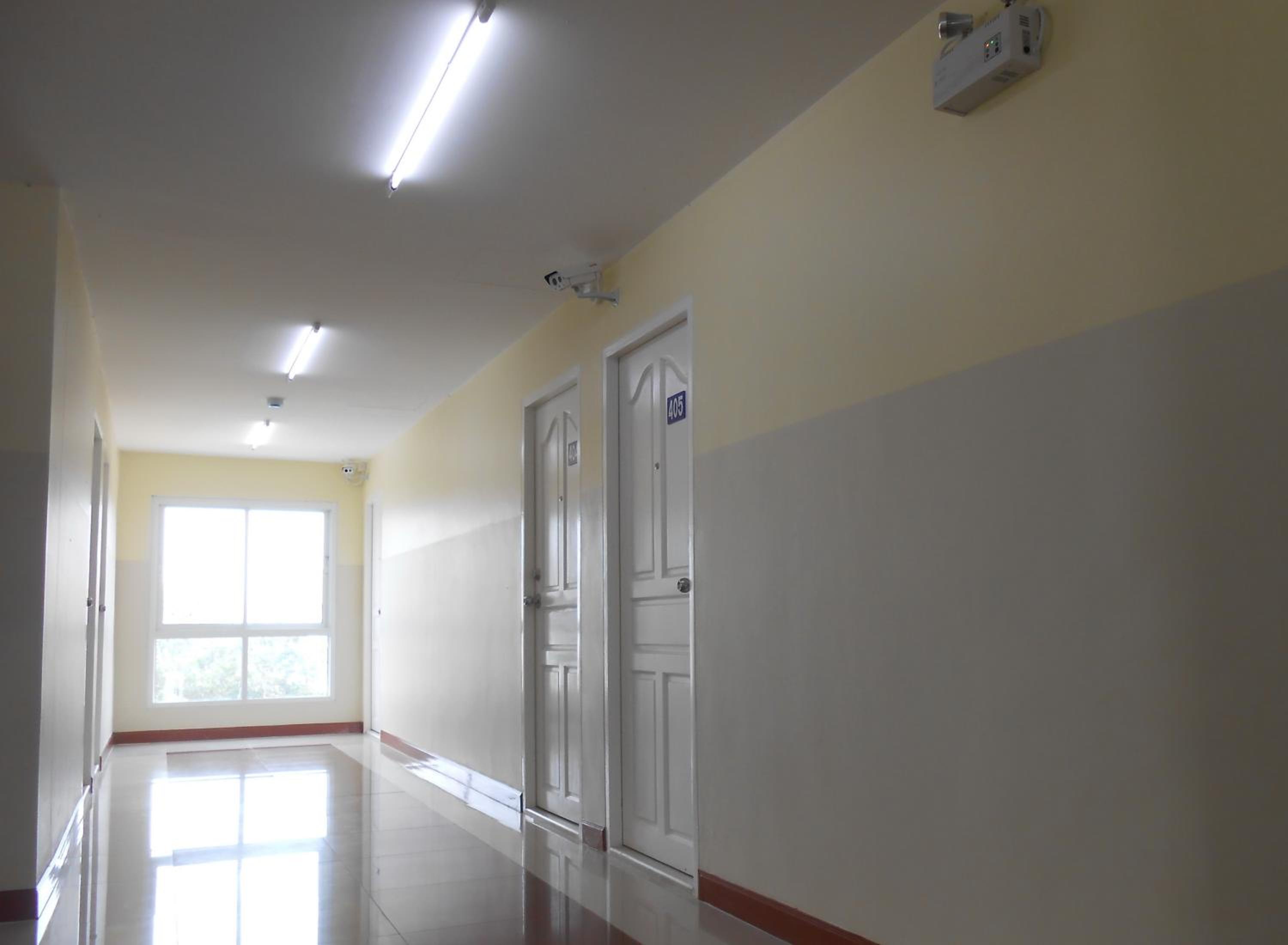 Twin Room with Balcony - Photo 13