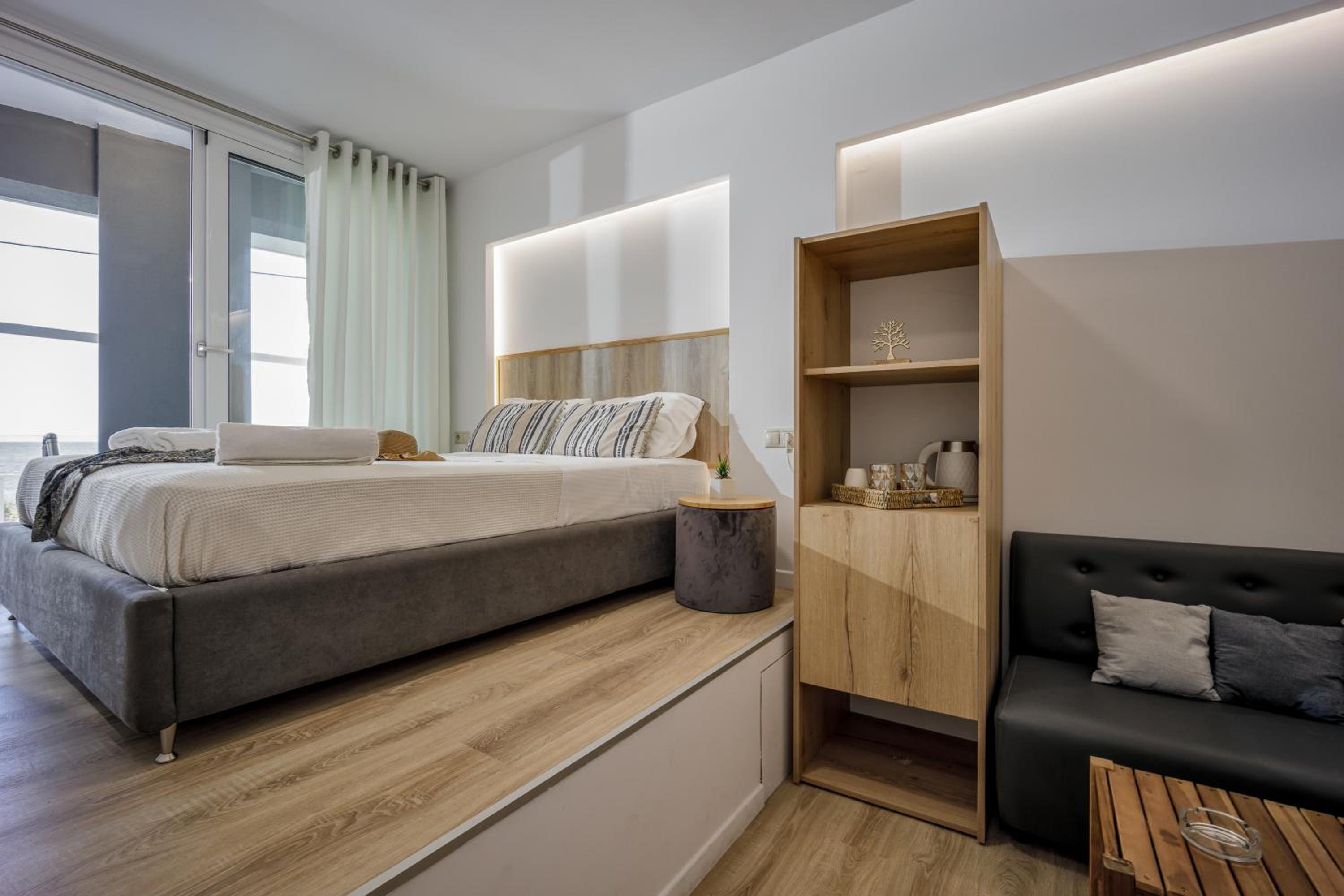 Junior Suite with Private Pool - Photo 5