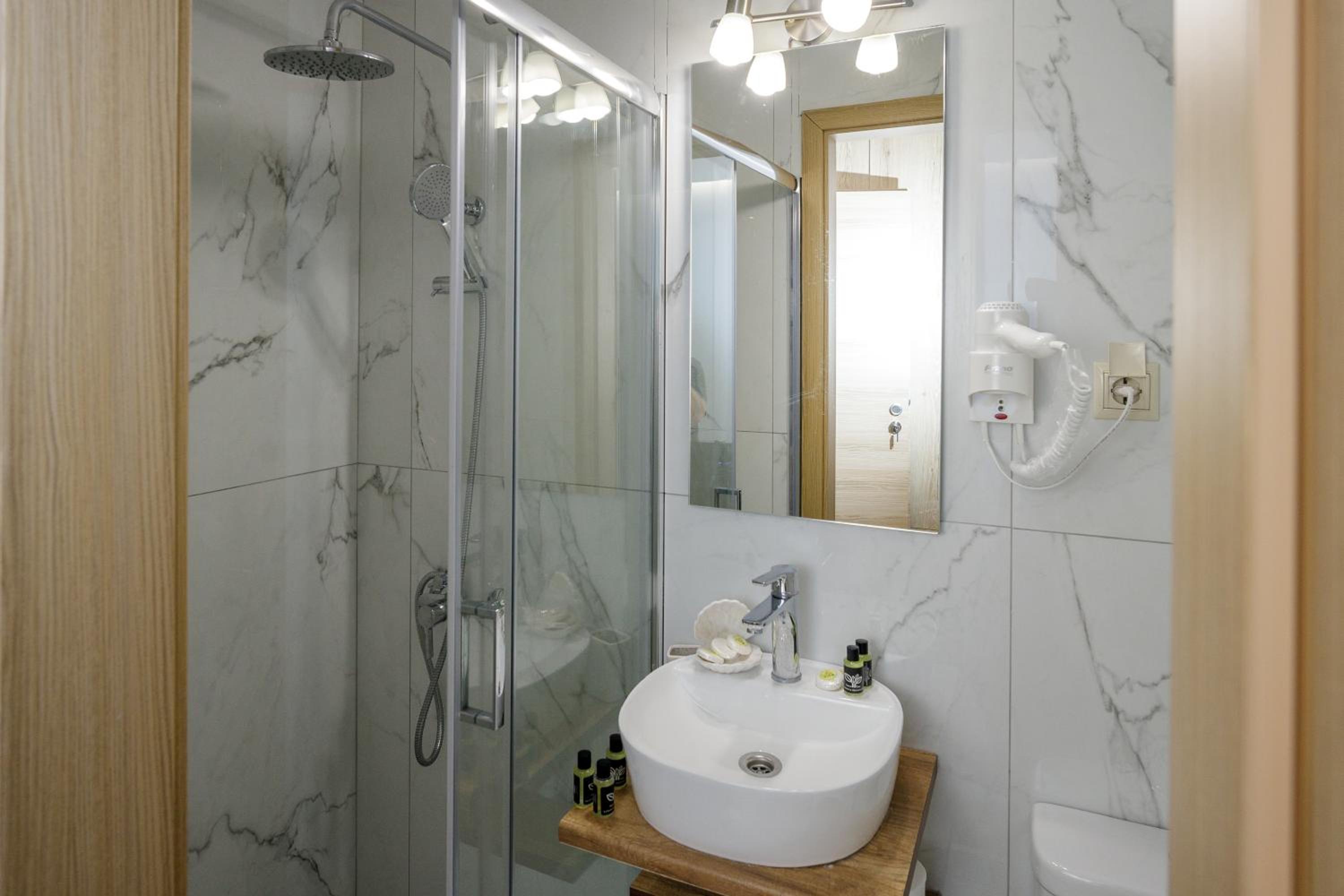 Junior Suite with Private Pool - Photo 2
