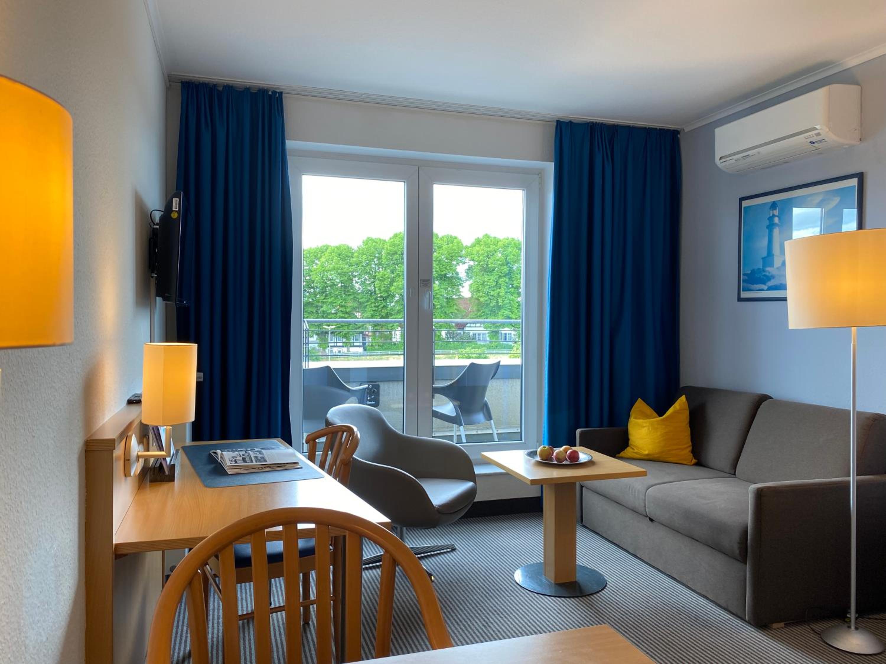 Apartment with Harbor View photo 2