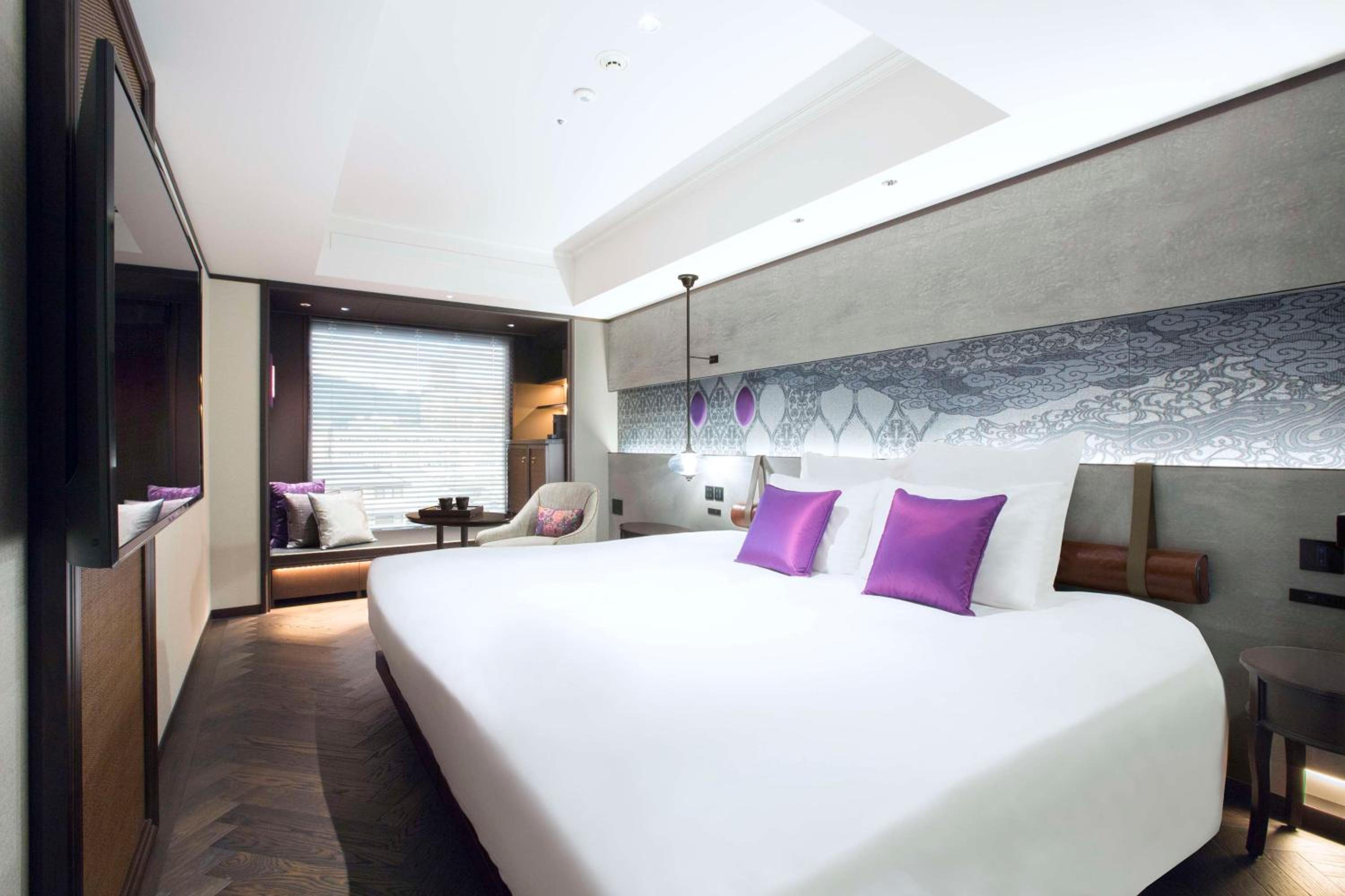 Premier King Room photo 1