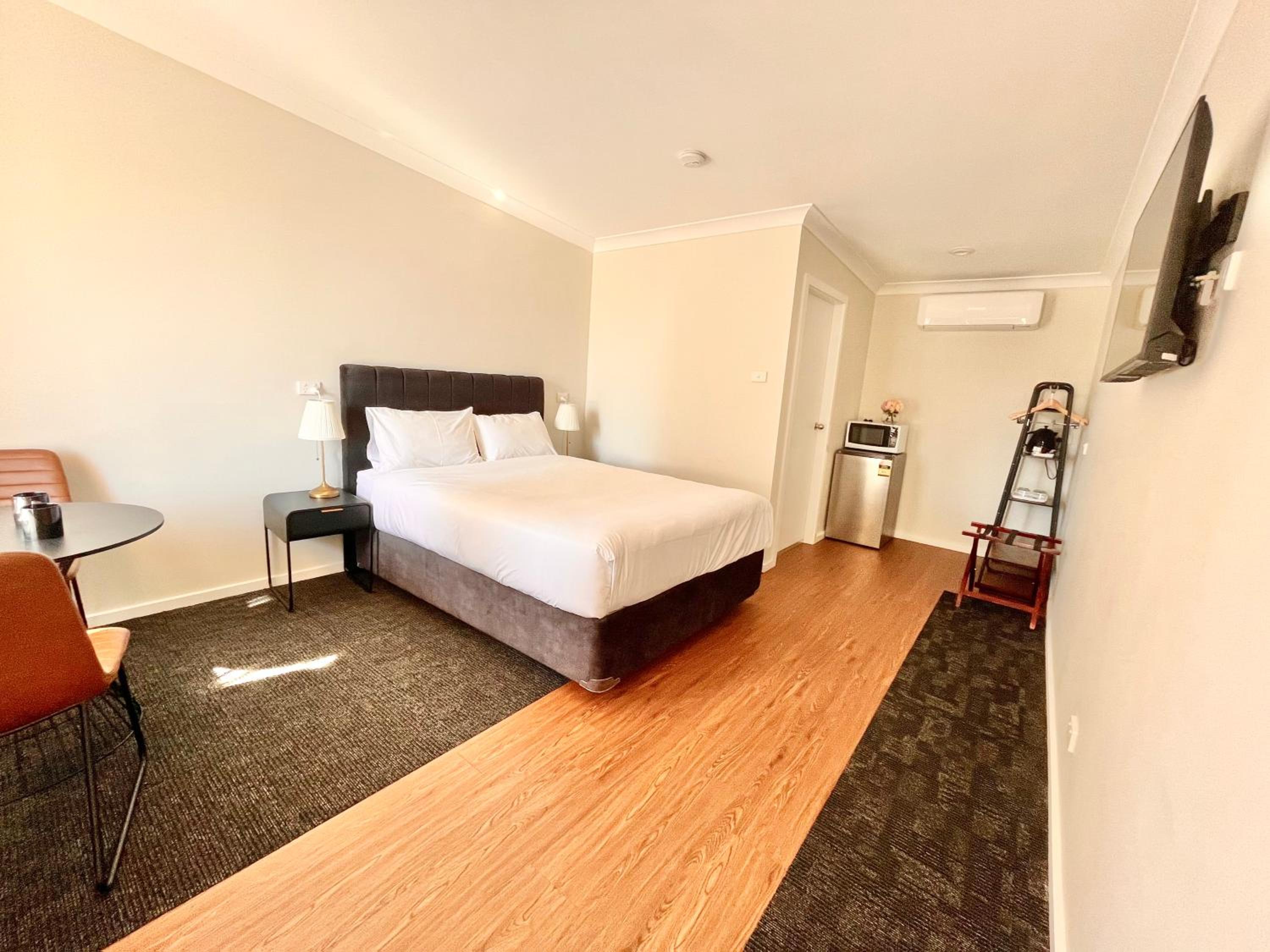 Queen Room