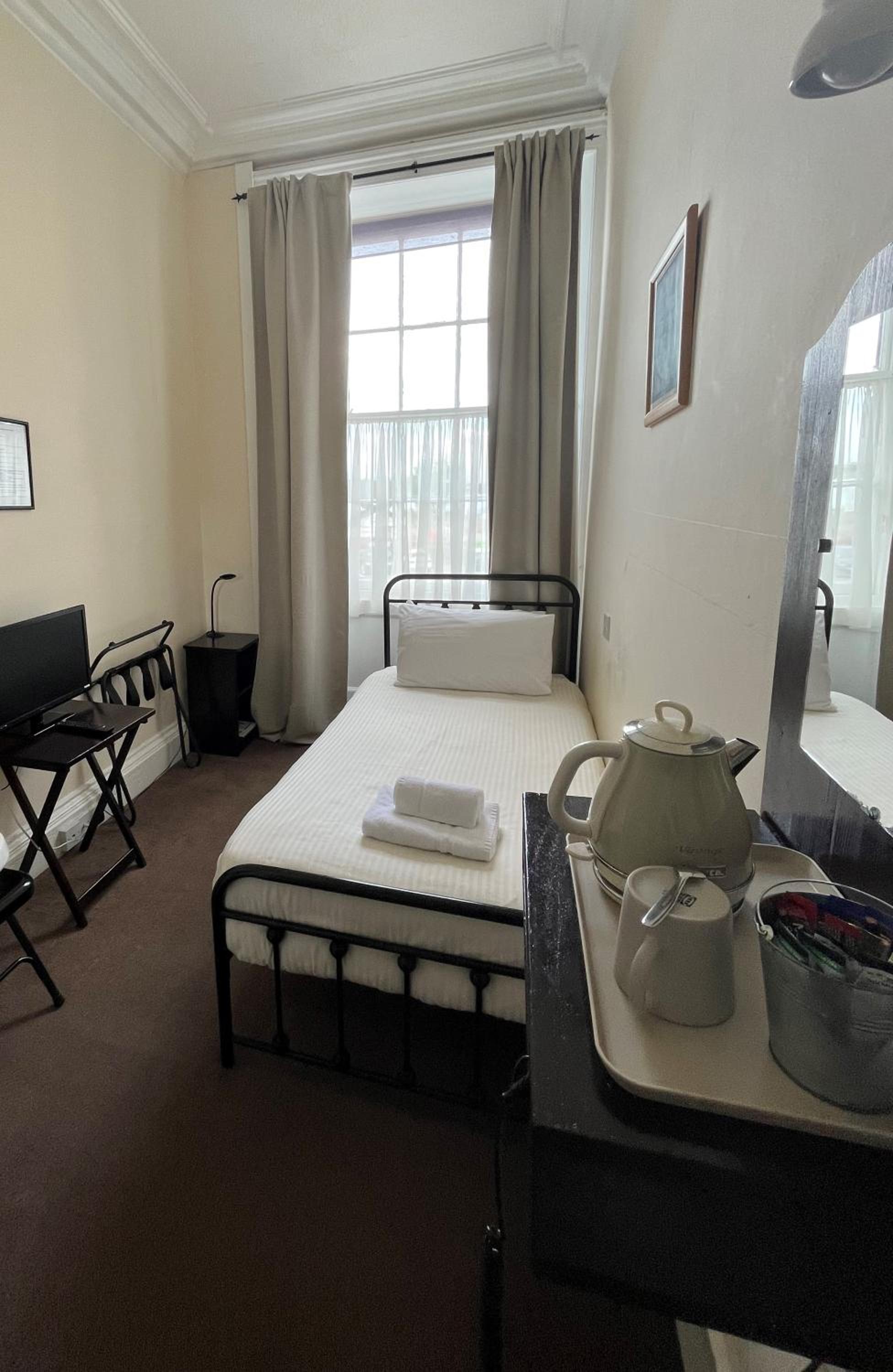 Single Room photo 2