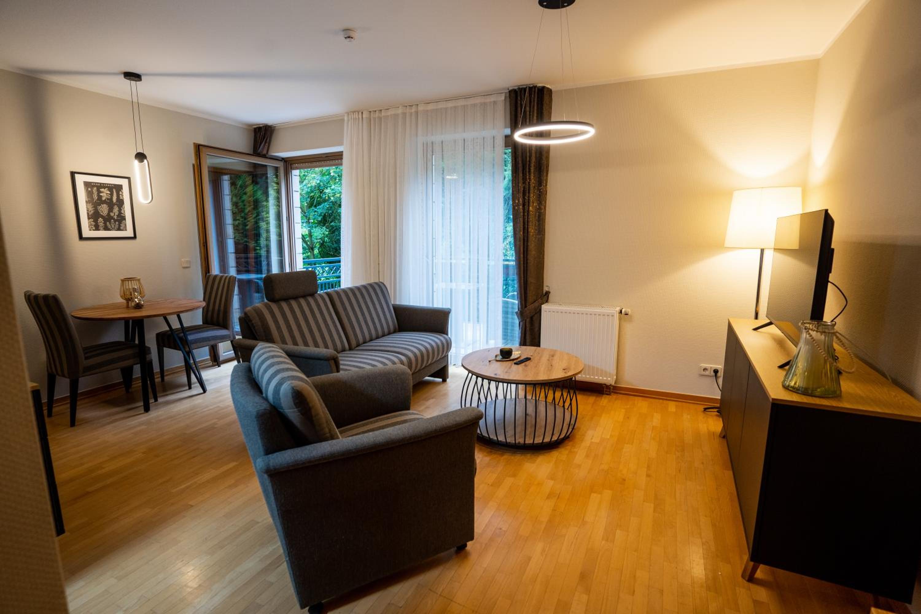 Business Apartment with Balcony photo 2