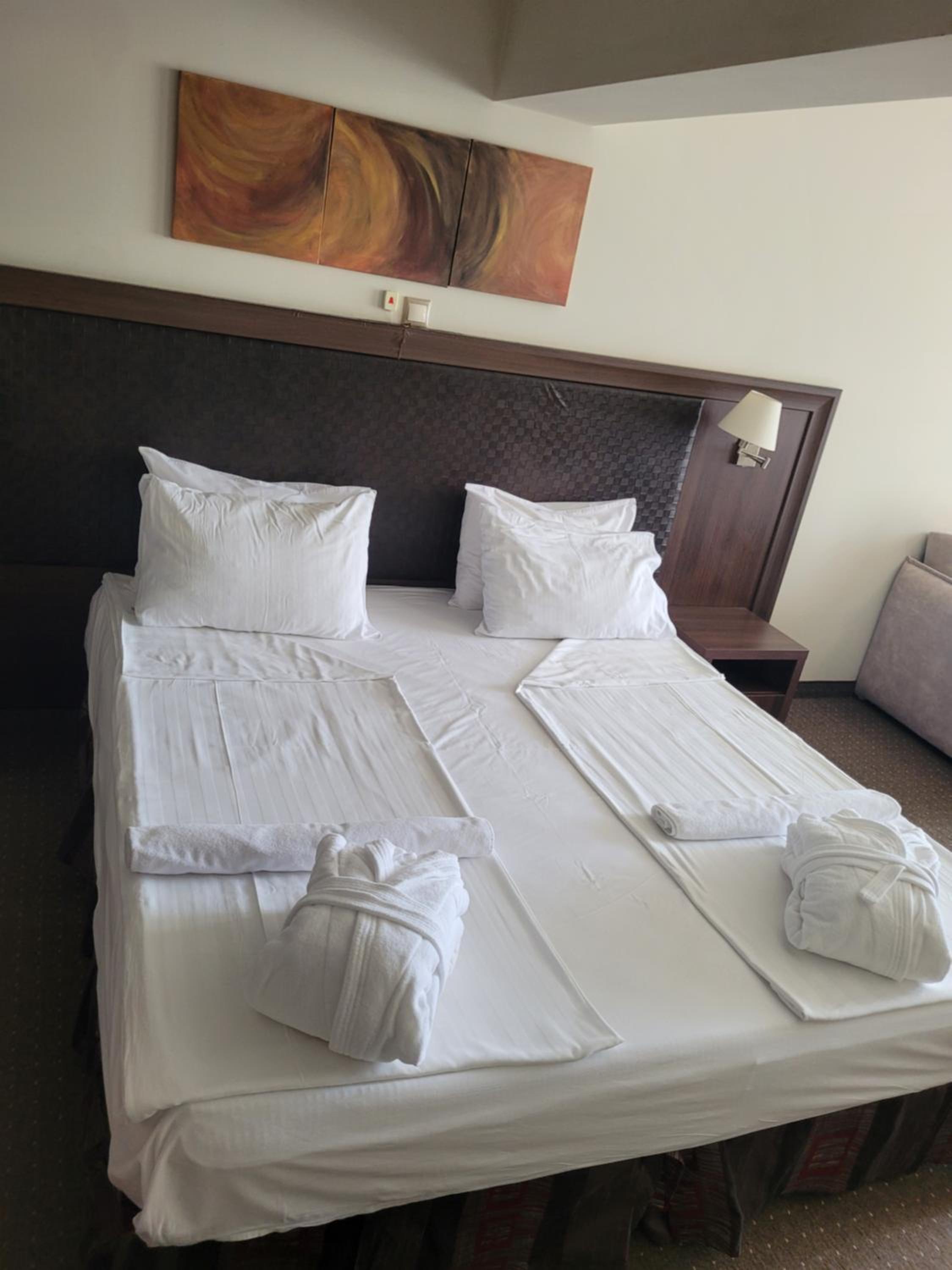 One-Bedroom Suite with Balcony