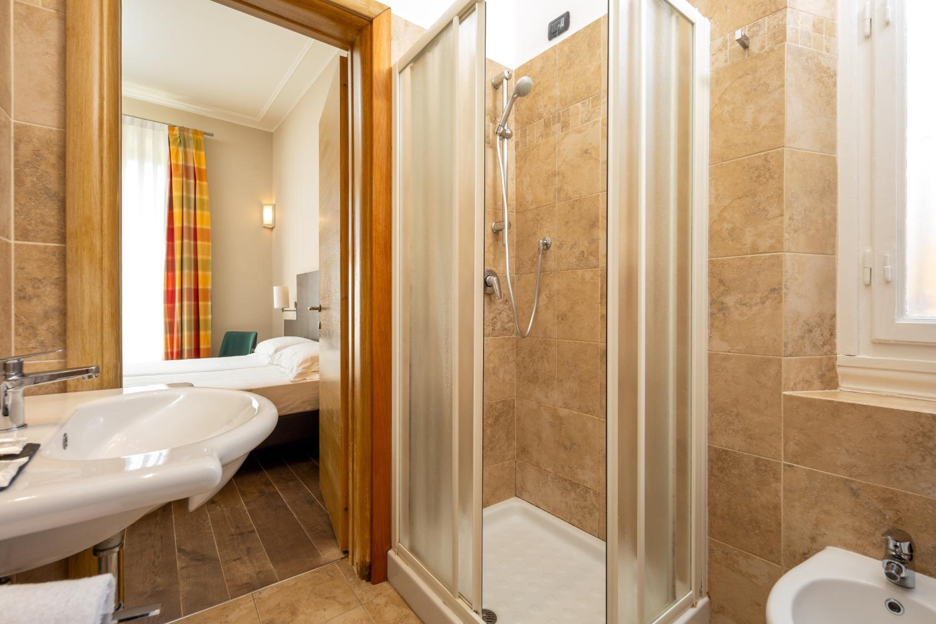 Double or Twin Room photo 3