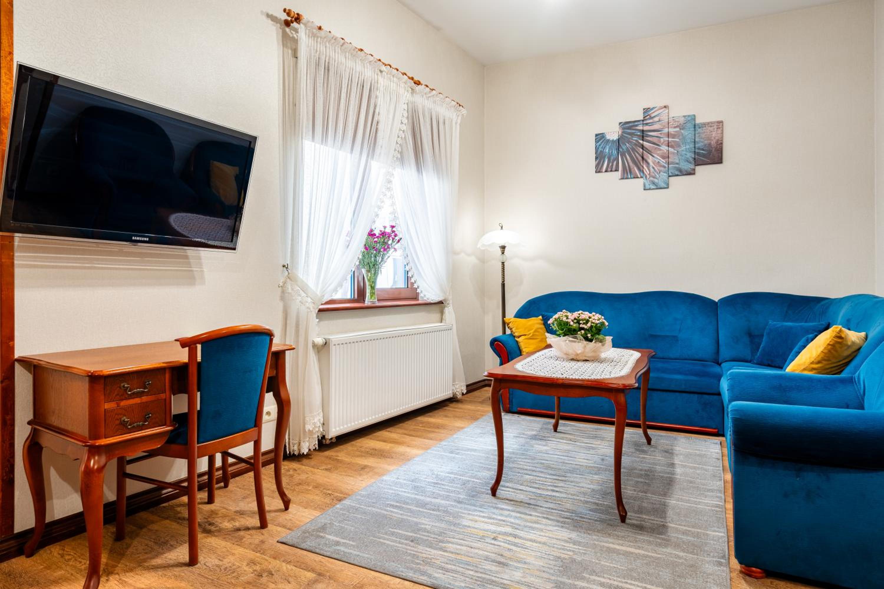One-Bedroom Suite - Photo 1