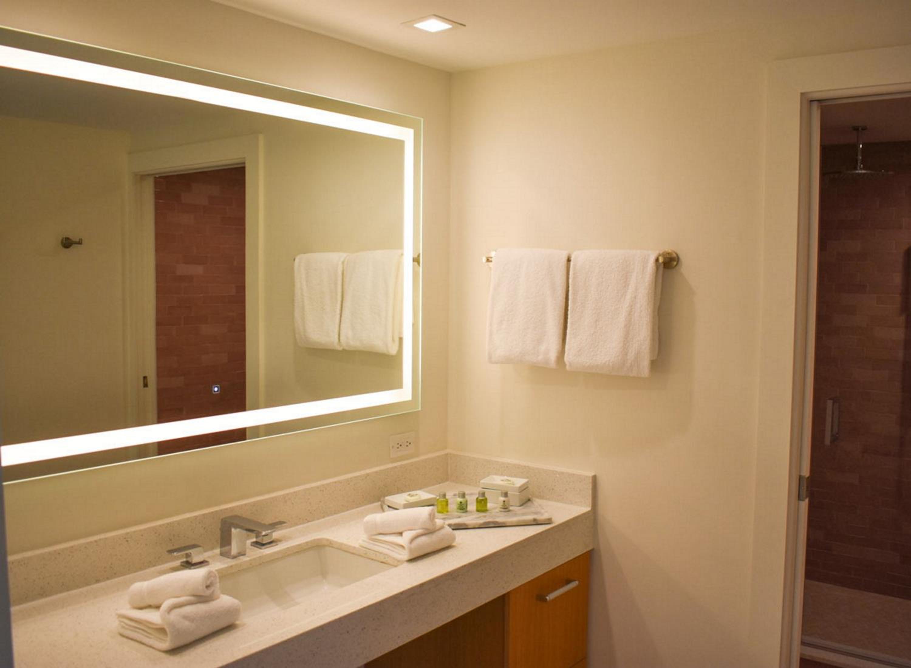 Suite - Photo 3
