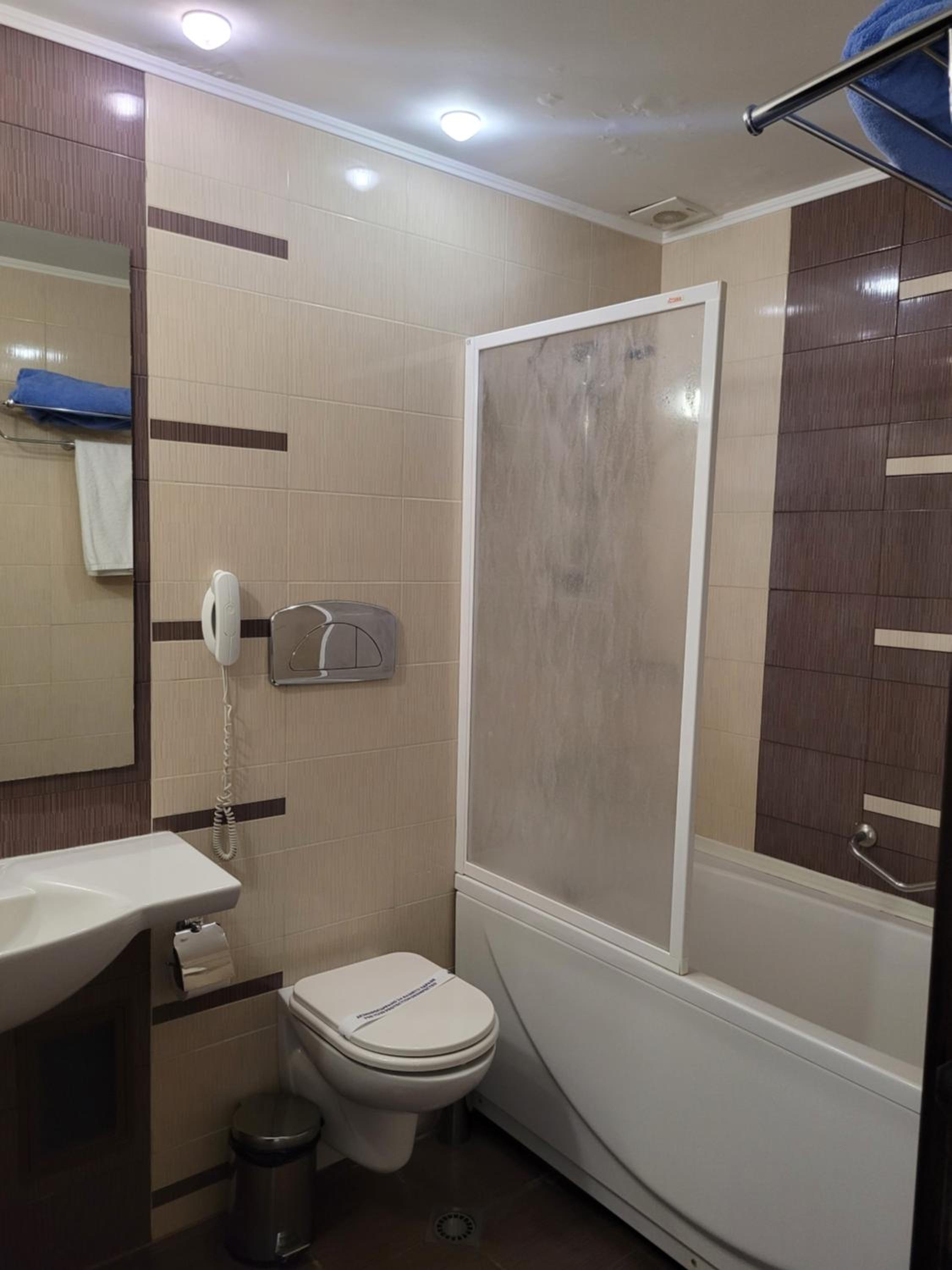 Double or Twin Room with Balcony photo 2