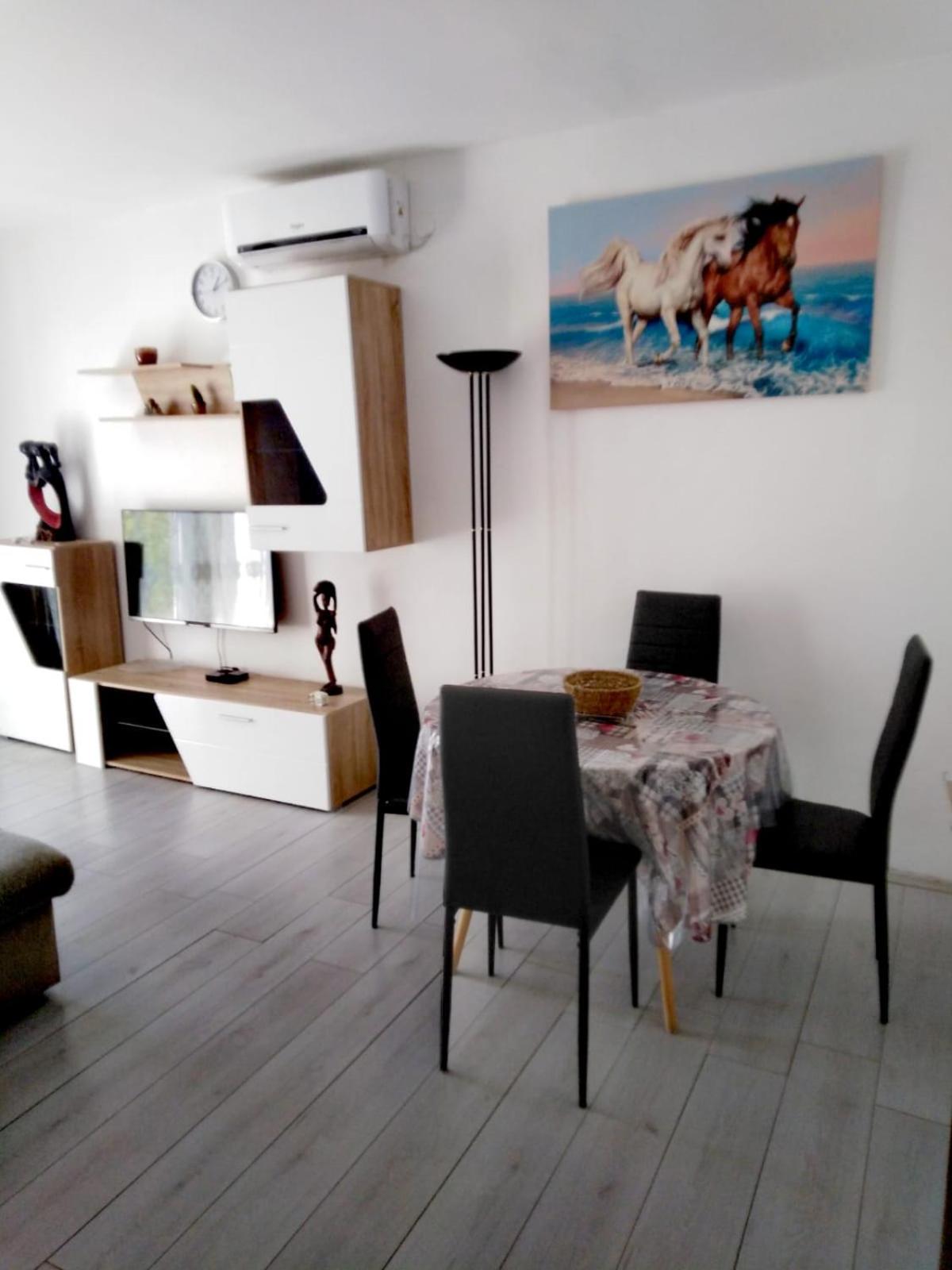One-Bedroom Apartment - Photo 43