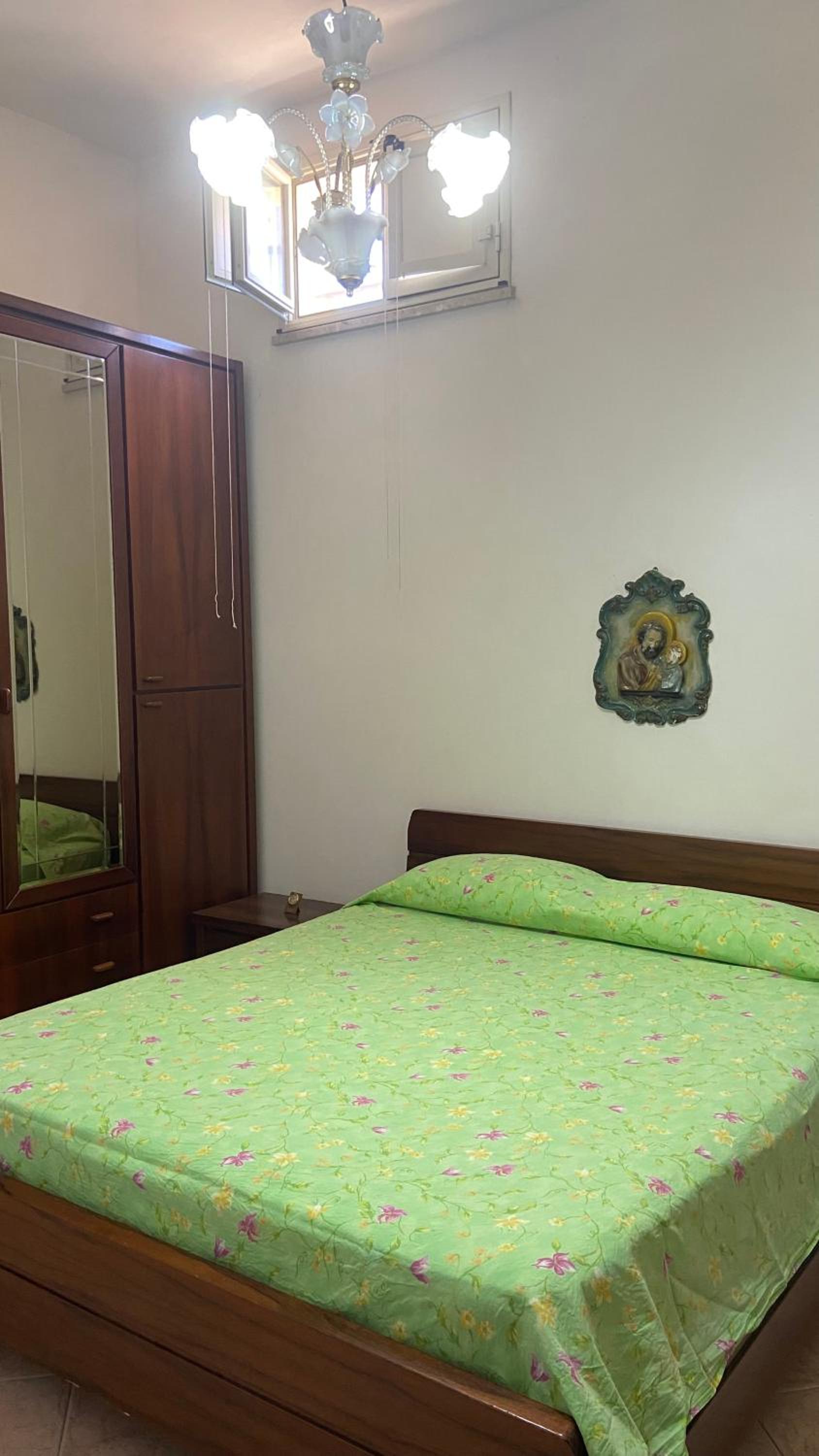 One-Bedroom Apartment photo 3
