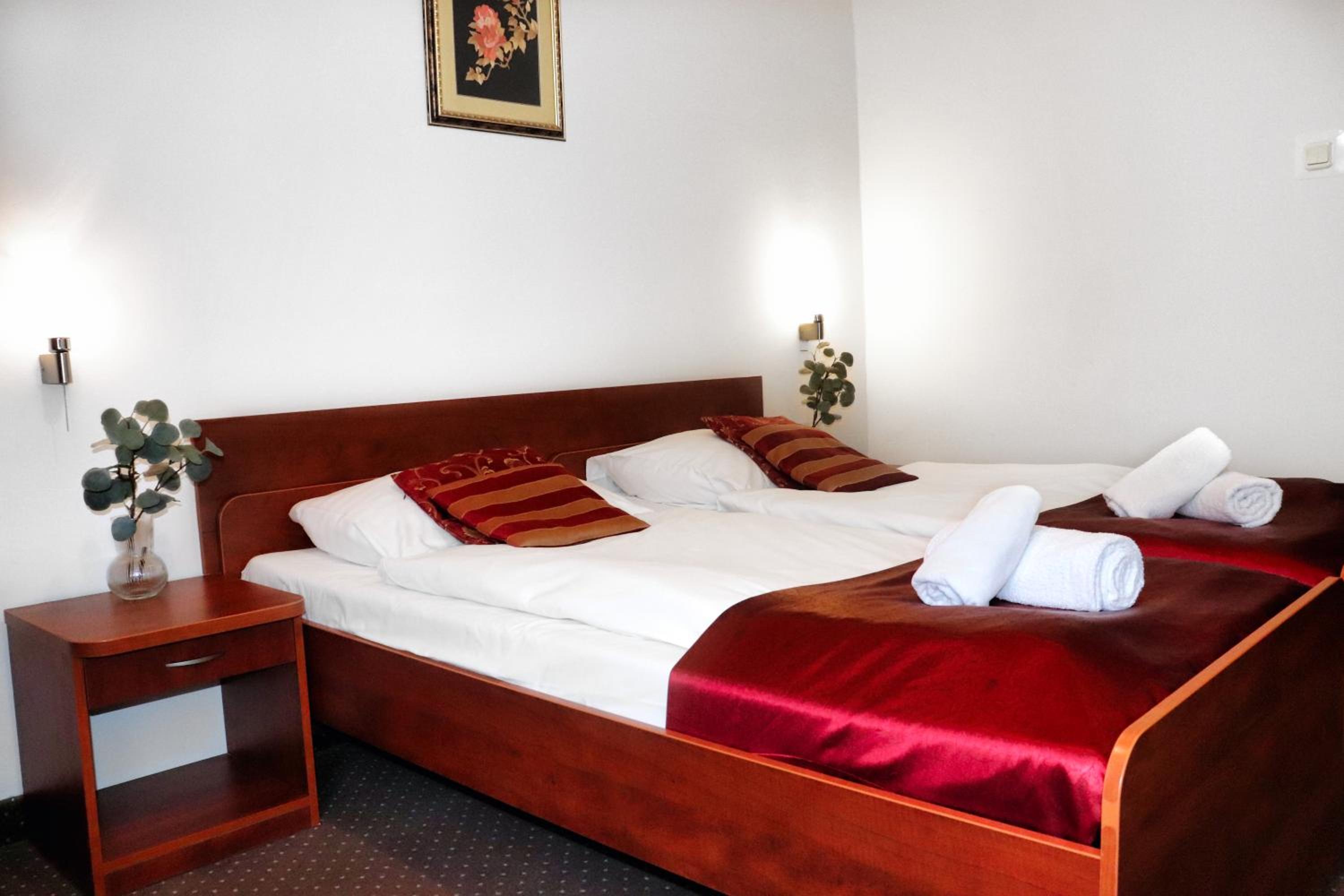 Twin Room - Photo 4