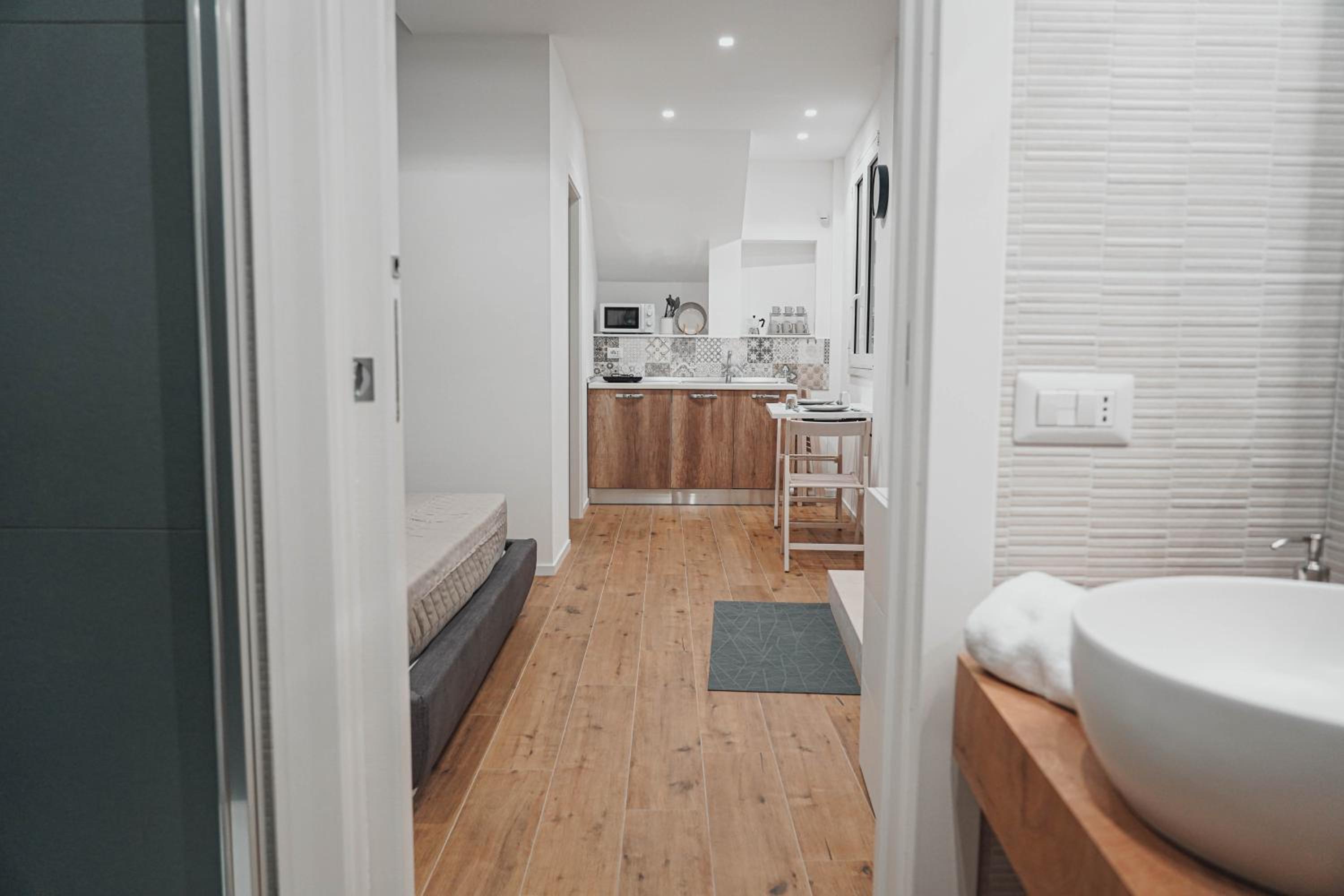 One-Bedroom Apartment photo 1