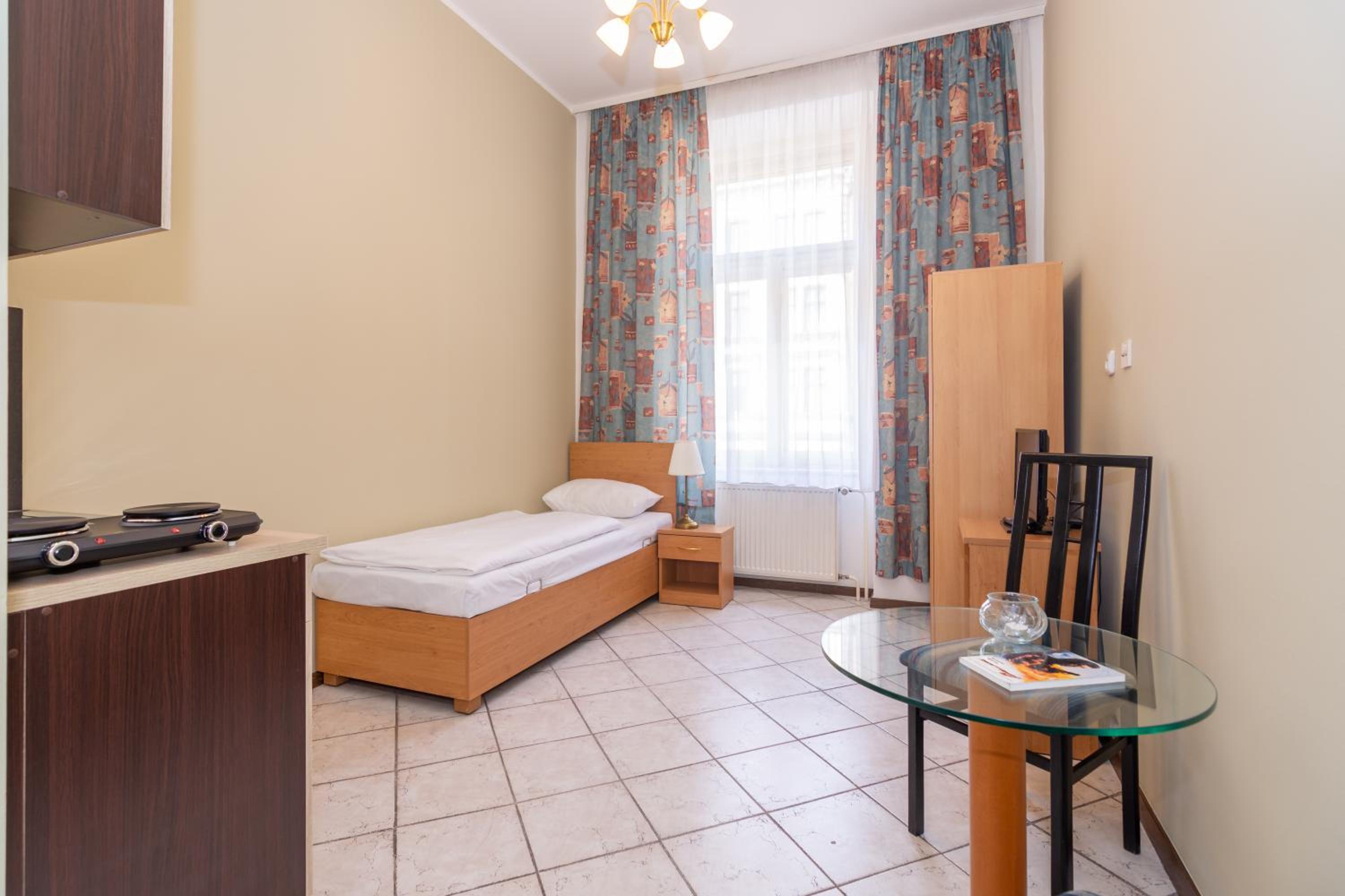 Economy Single Room thumbnail 6