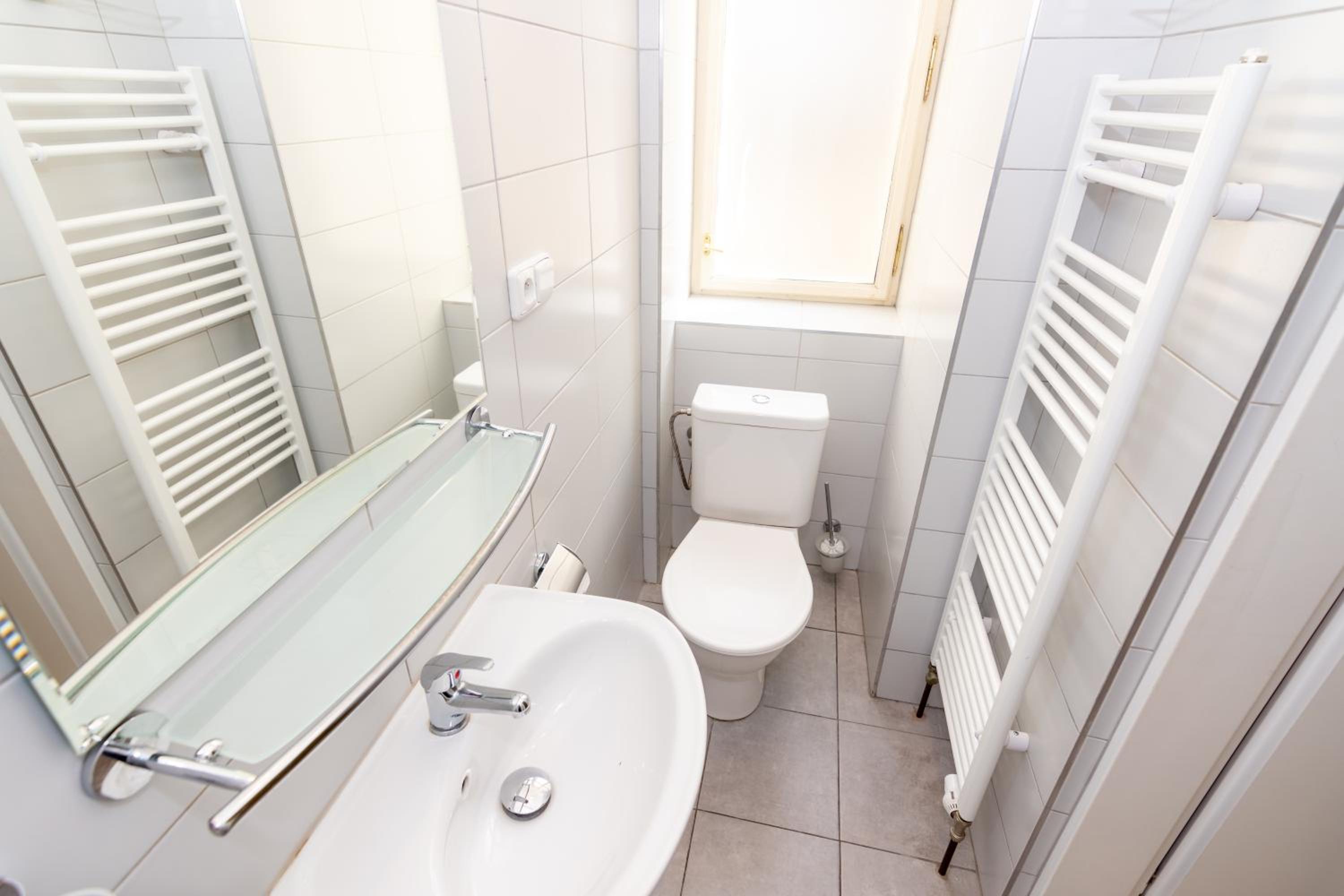 Double or Twin Room with Private Bathroom thumbnail 6