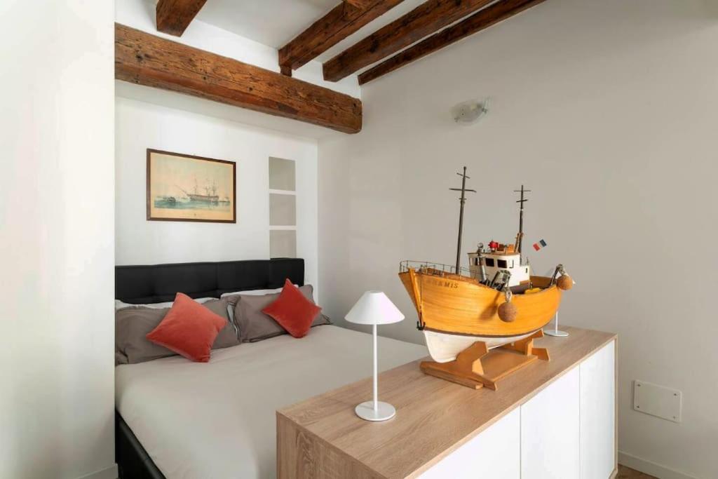One-Bedroom House photo 1