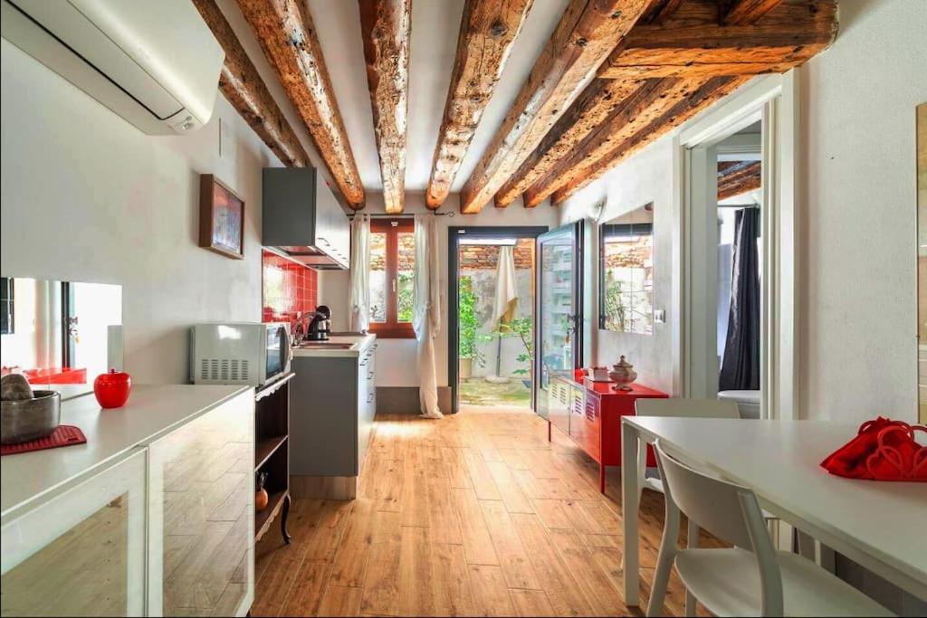 One-Bedroom House photo 3