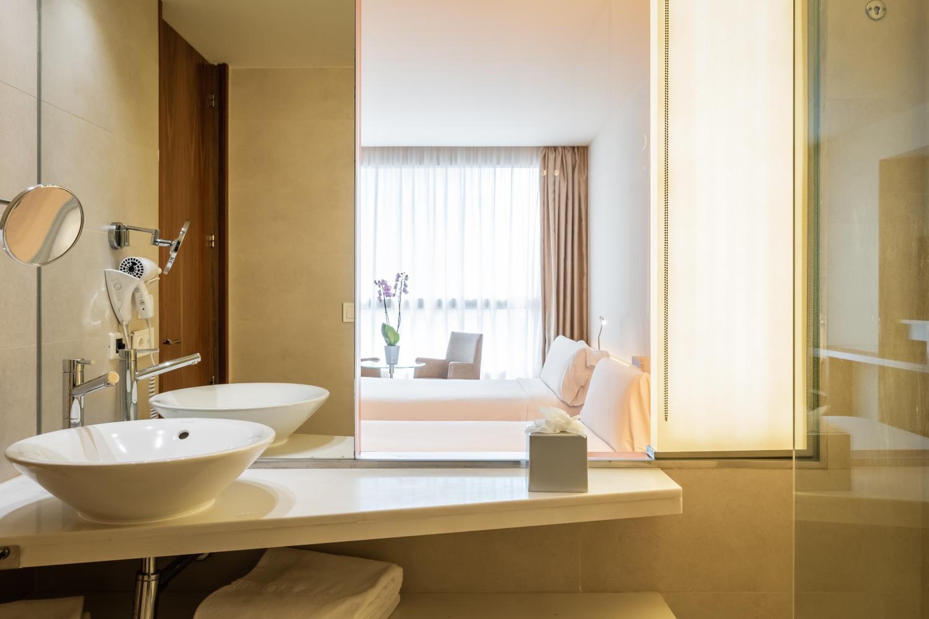 Superior Double Room with Sea View and Spa access photo 2