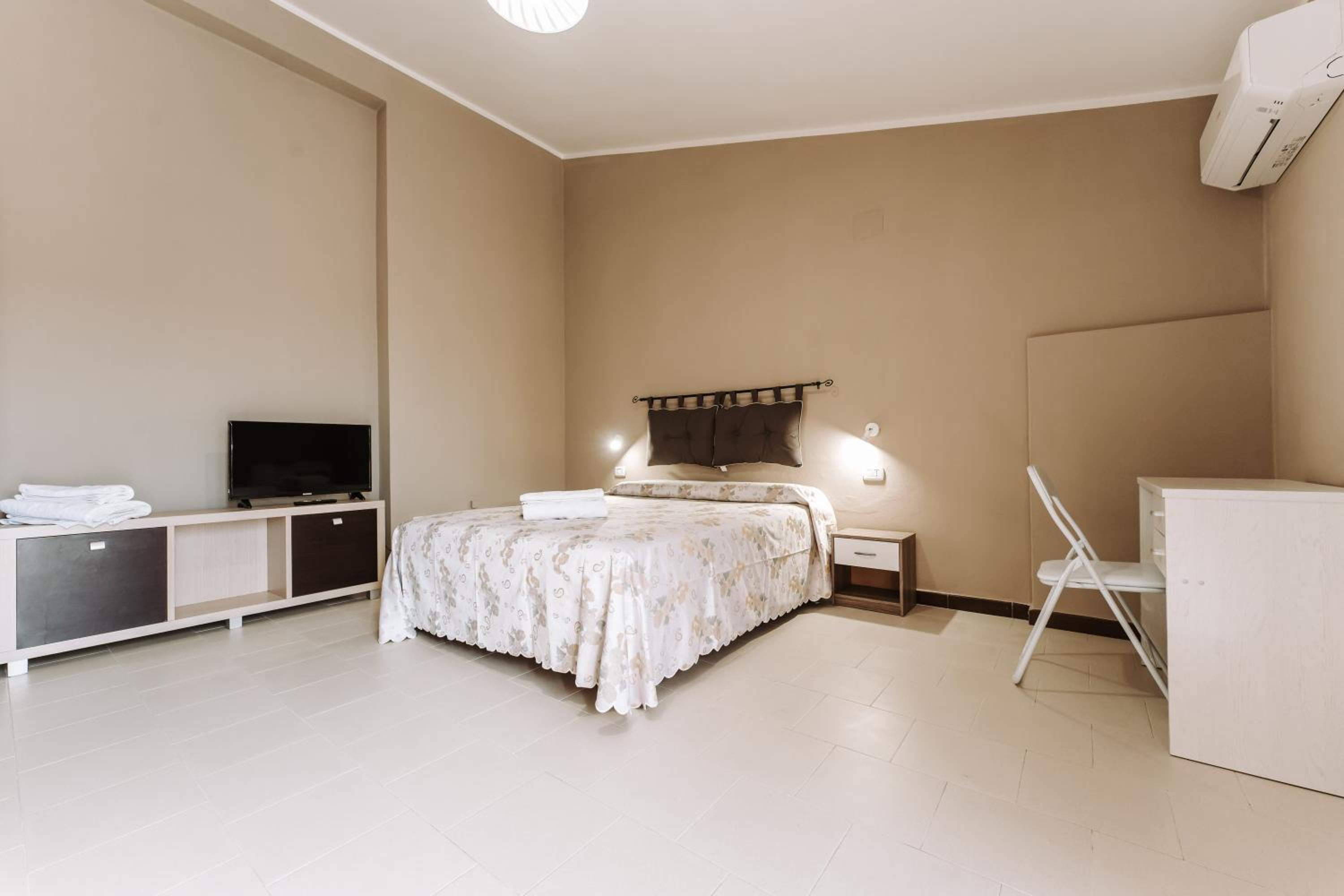 Three-Bedroom Premium Apartment with Balcony photo 1