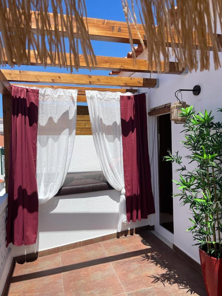 Deluxe Double Room with Balcony photo 3