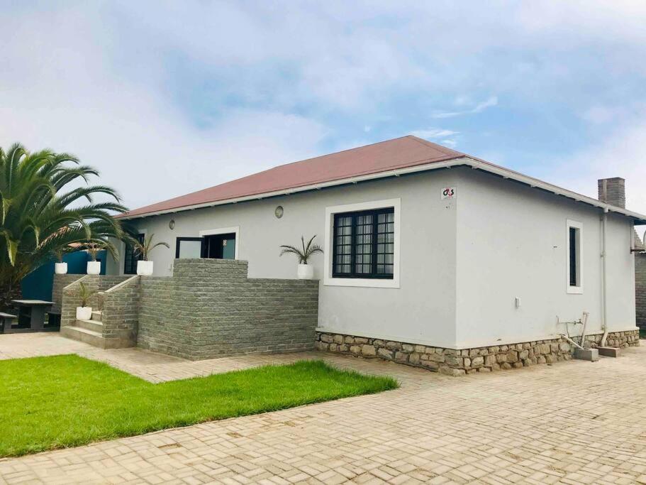 Four-Bedroom House photo 2