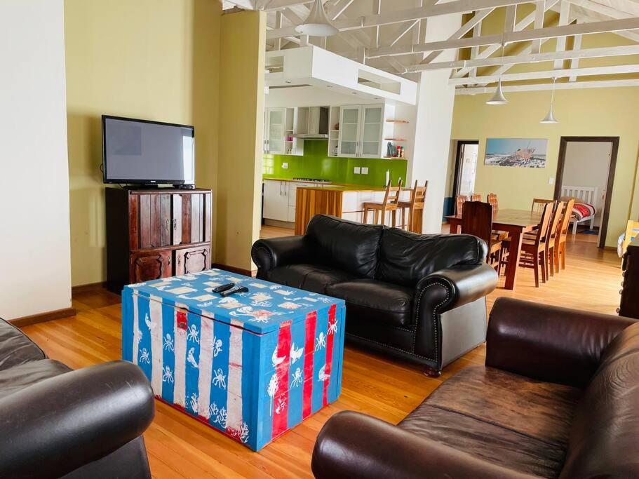 Four-Bedroom House photo 1