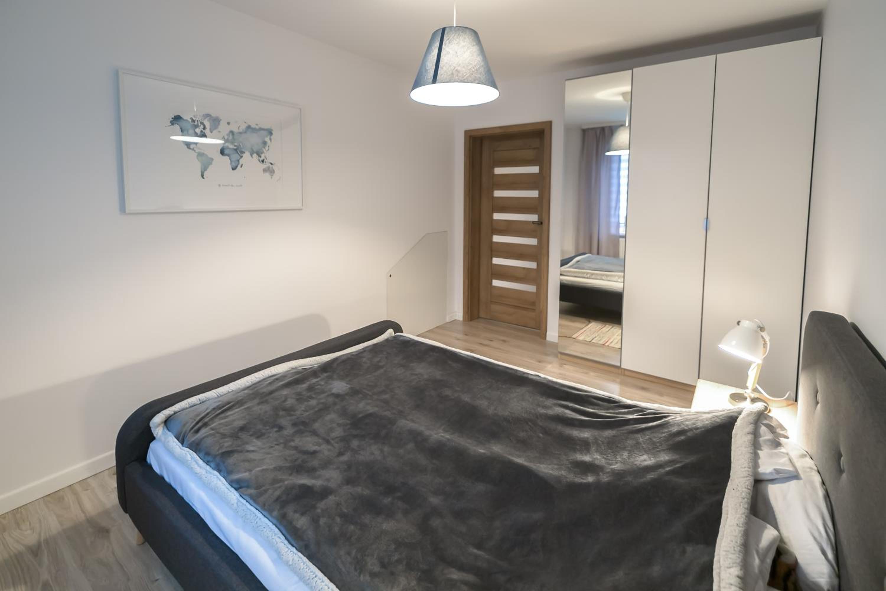 One-Bedroom Apartment - Photo 12