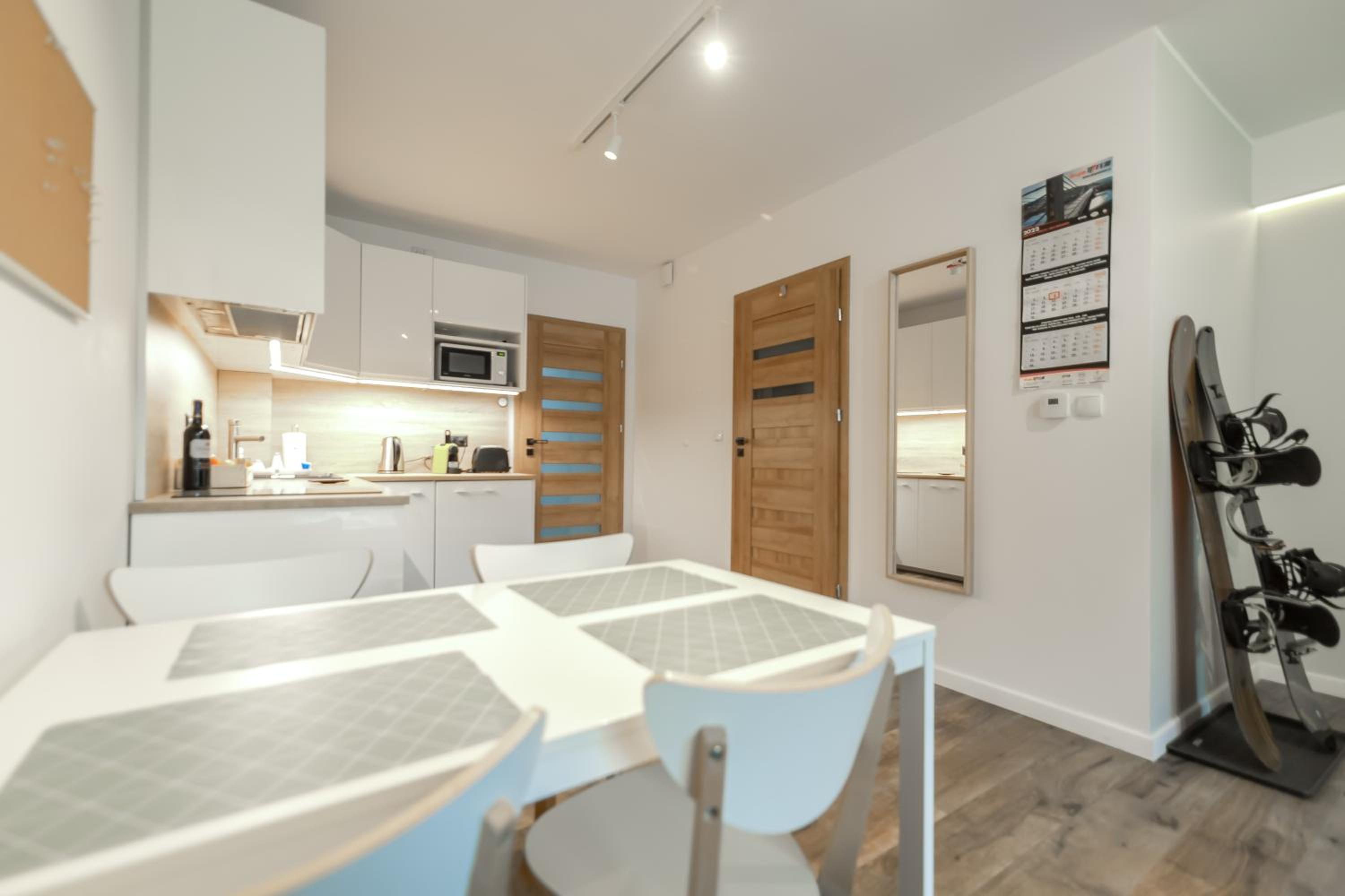 One-Bedroom Apartment - Photo 7