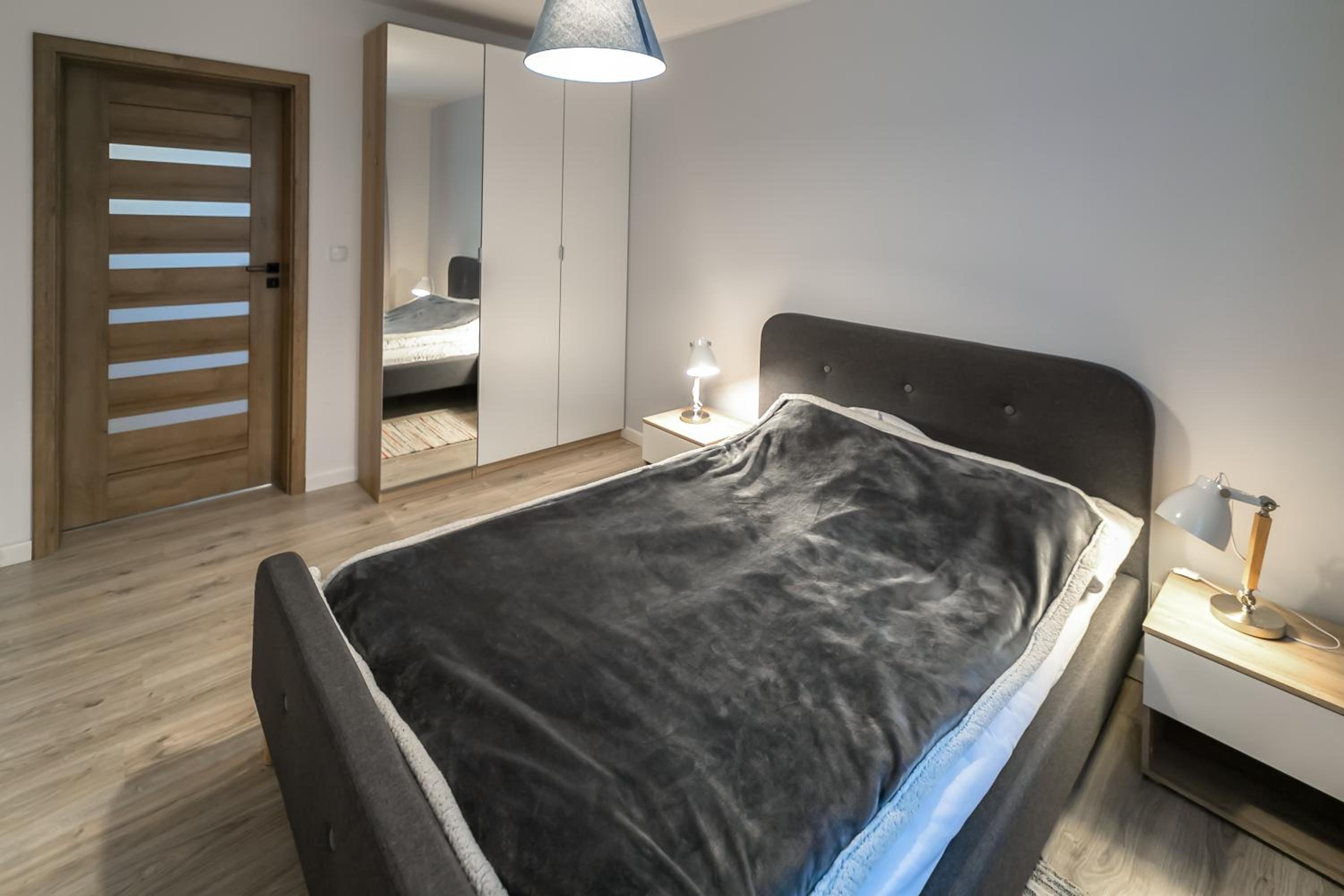 One-Bedroom Apartment - Photo 11